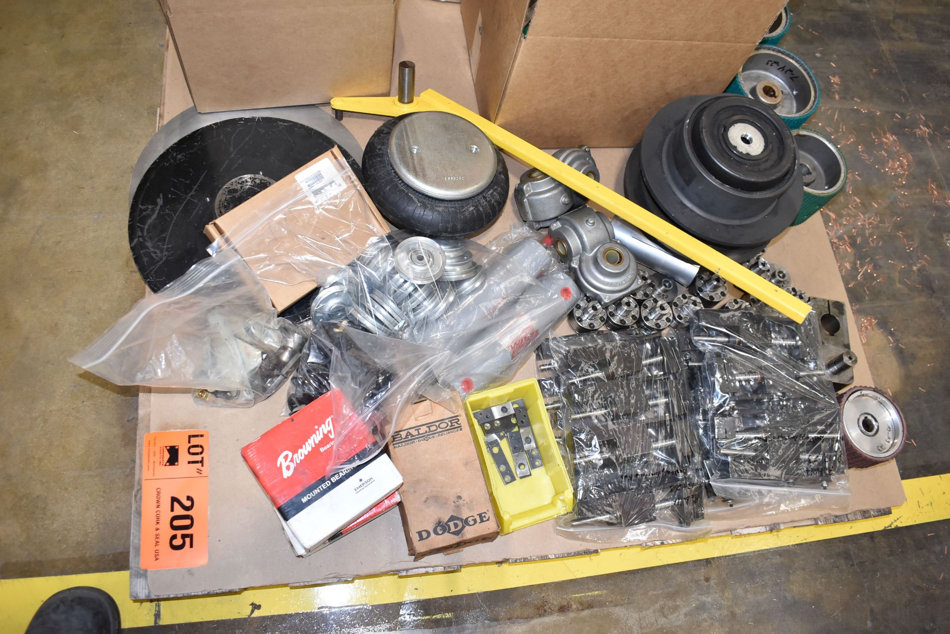 LOT/ CONTENTS OF PALLET SPARE PARTS - Image 4 of 4