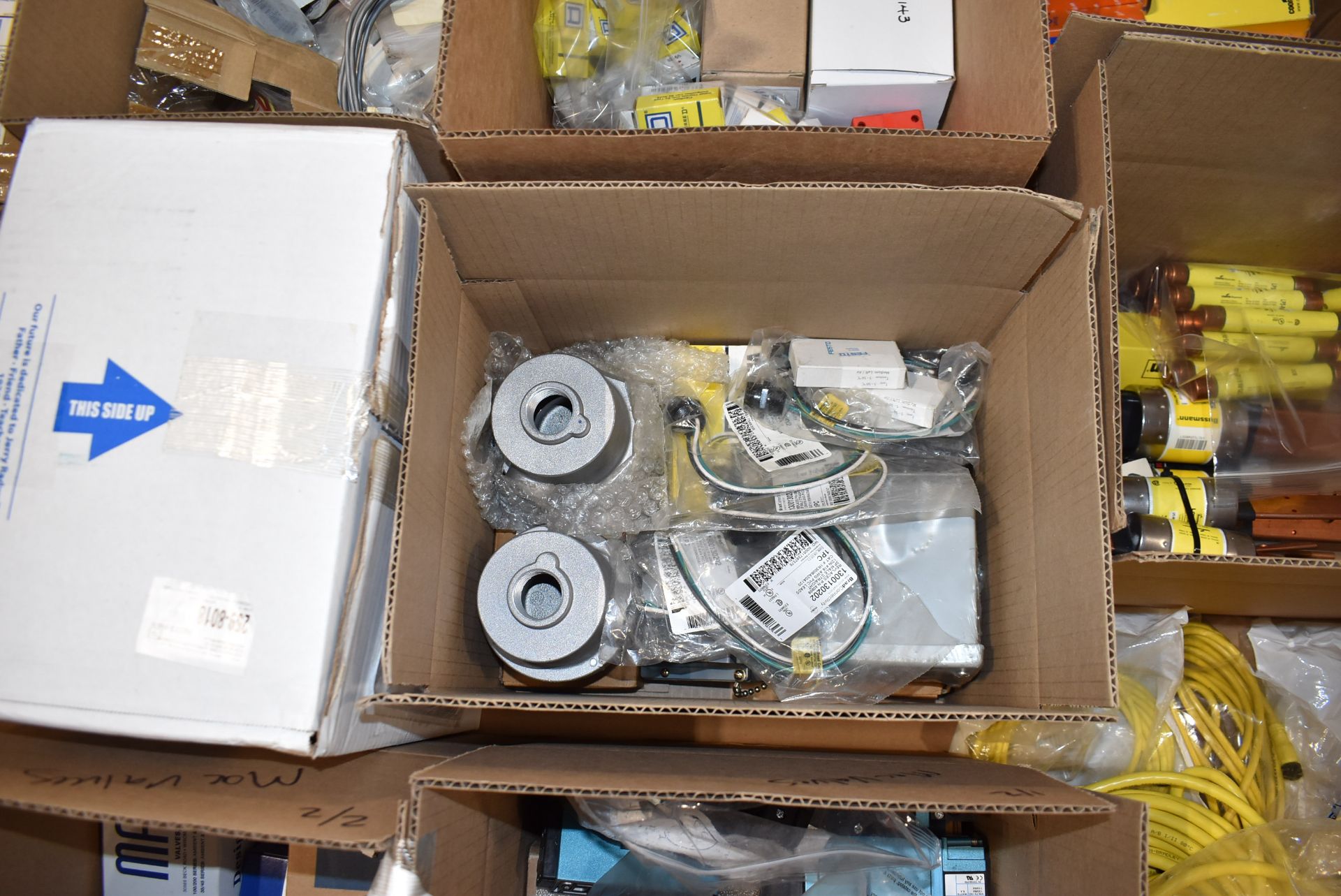 LOT/ CONTENTS OF PALLET ELECTRICAL MAC PARTS - Image 5 of 7