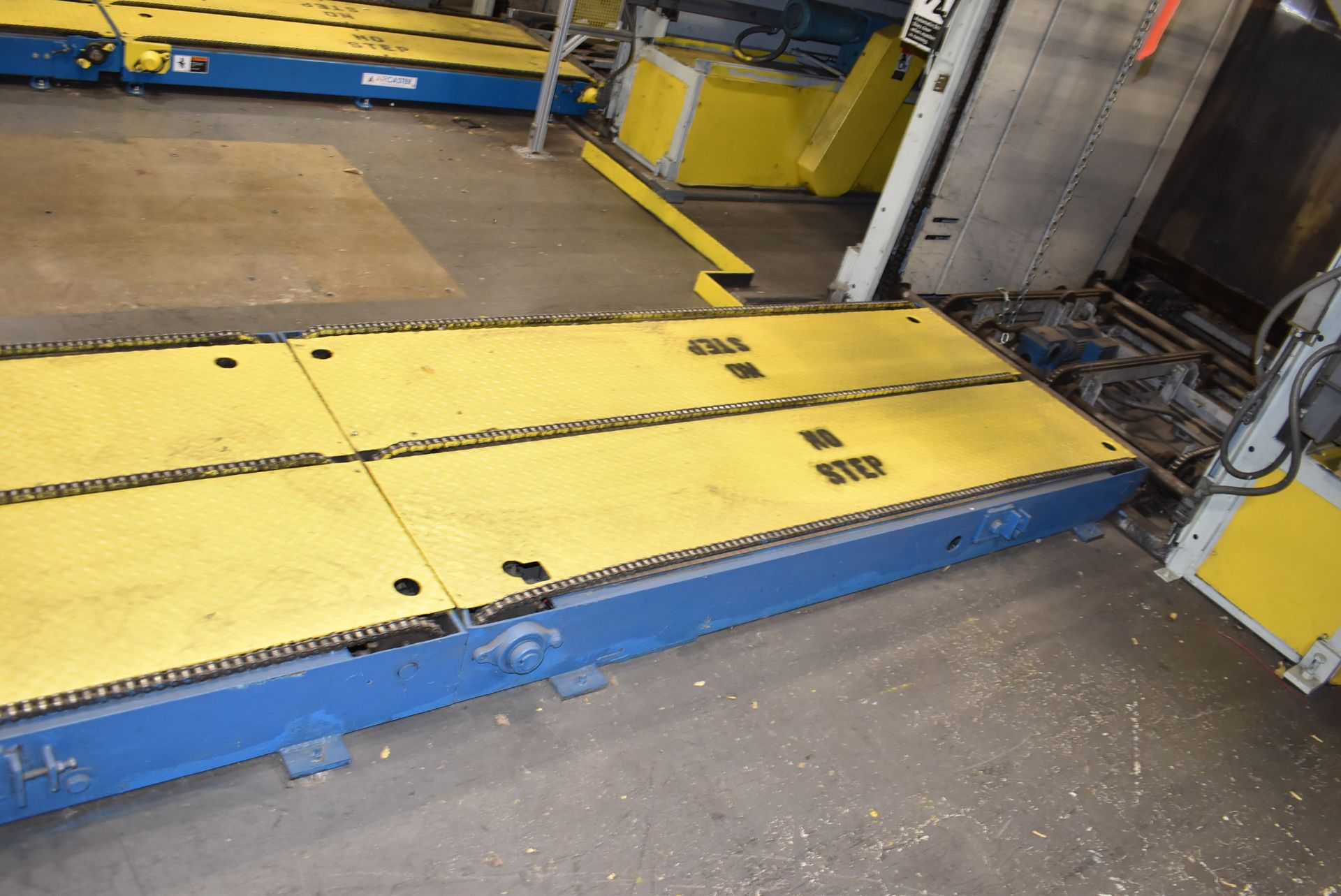 GOULDCO PALLITIZING SYSTEM WITH 48"X204" CAN LOADING BELT CONVEYOR, 48"X56" PNEUMATIC CAN SWEEP, - Image 3 of 19