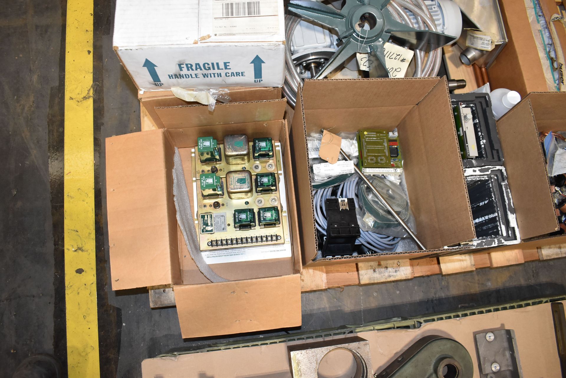 LOT/ CONTENTS OF PALLET SPARE PARTS - Image 2 of 4