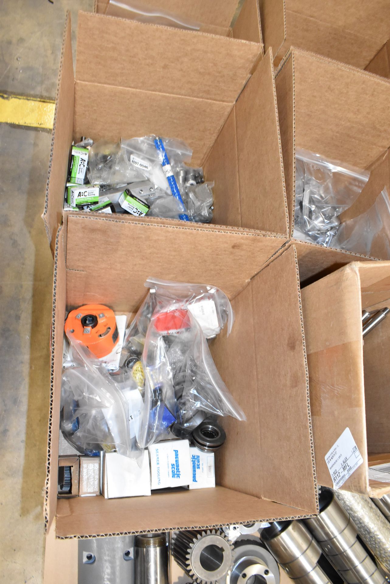 LOT/ CONTENTS OF PALLET SPARE PARTS - Image 2 of 5