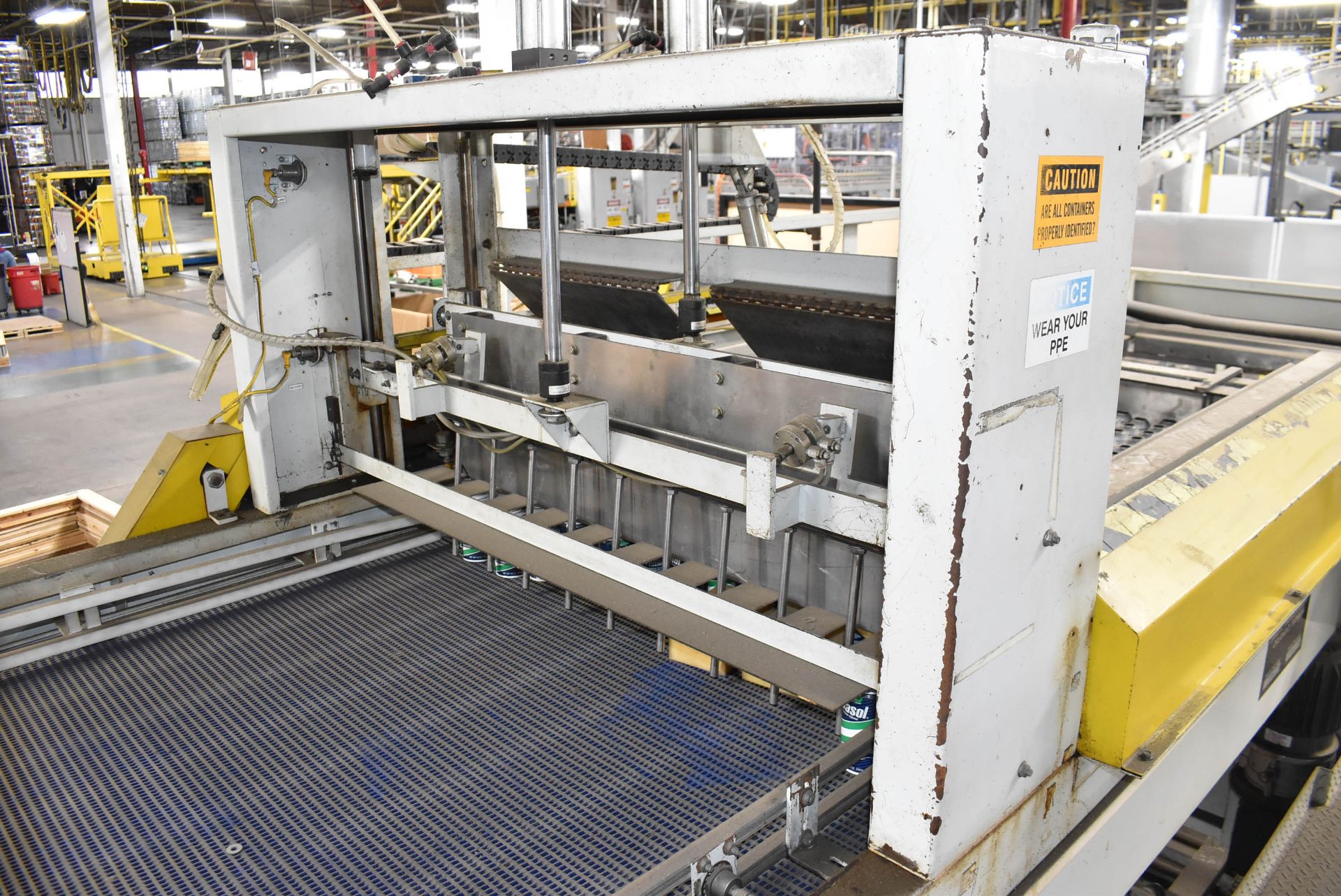 SARDEE INDUSTRIES 3500 PALLETIZER WITH ALLEN BRADLEY PANEL VIEW 600 TOUCH SCREEN CONTROL, BANNER - Image 8 of 27