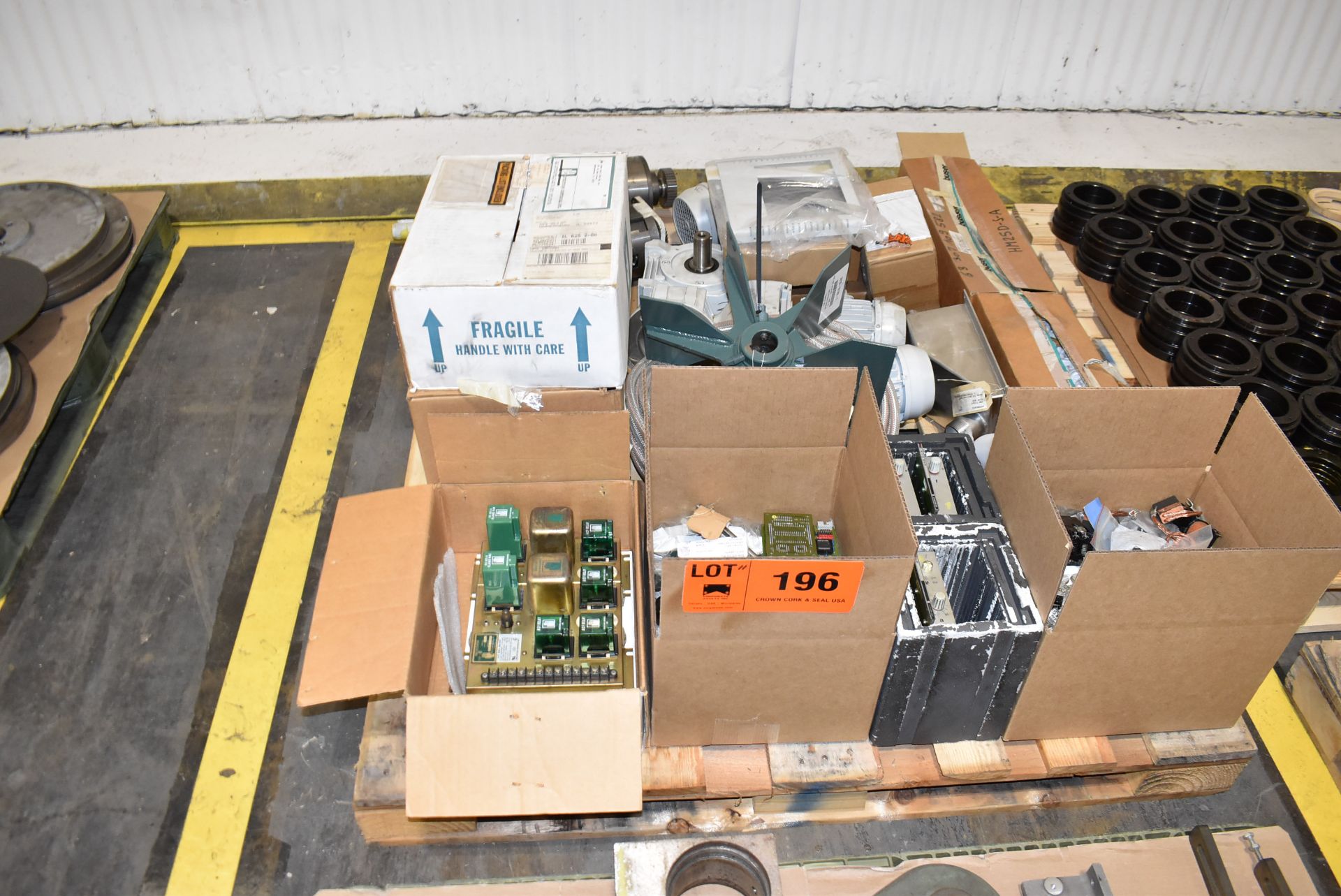 LOT/ CONTENTS OF PALLET SPARE PARTS