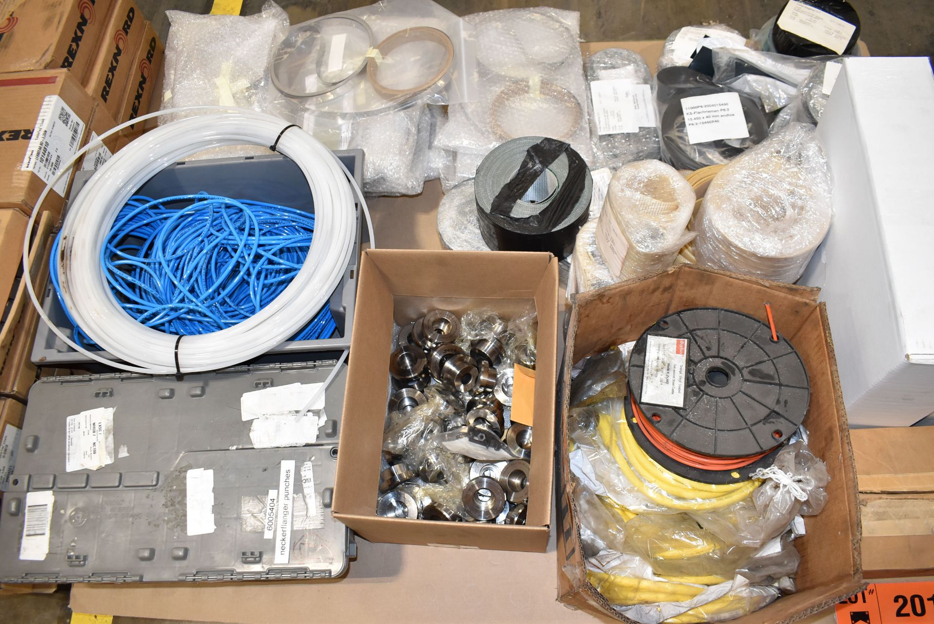 LOT/ CONTENTS OF PALLET SPARE PARTS - Image 2 of 3