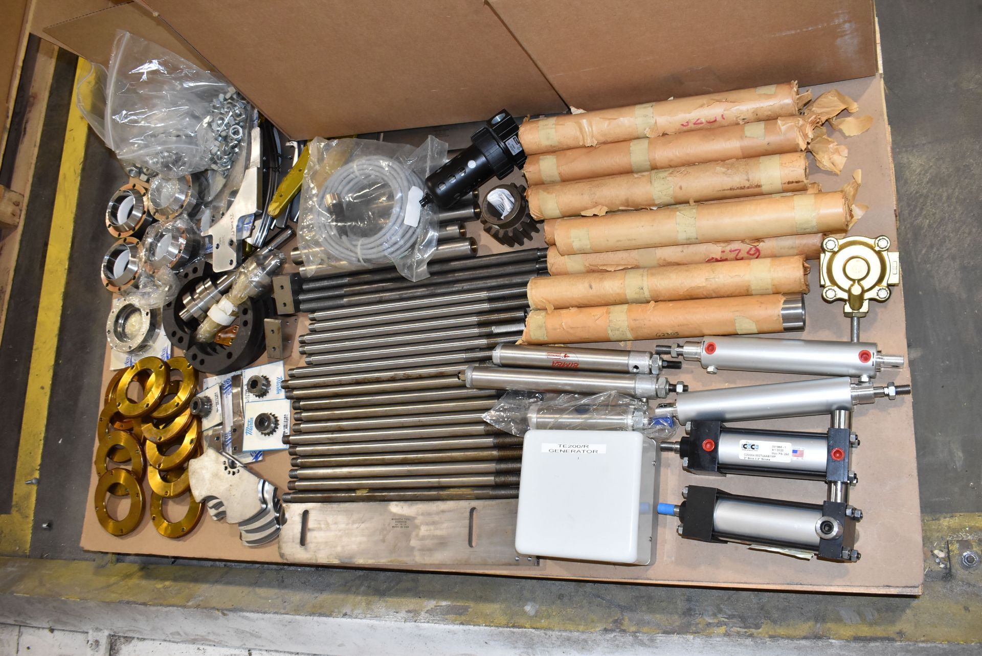 LOT/ CONTENTS OF PALLET SPARE PARTS - Image 5 of 6