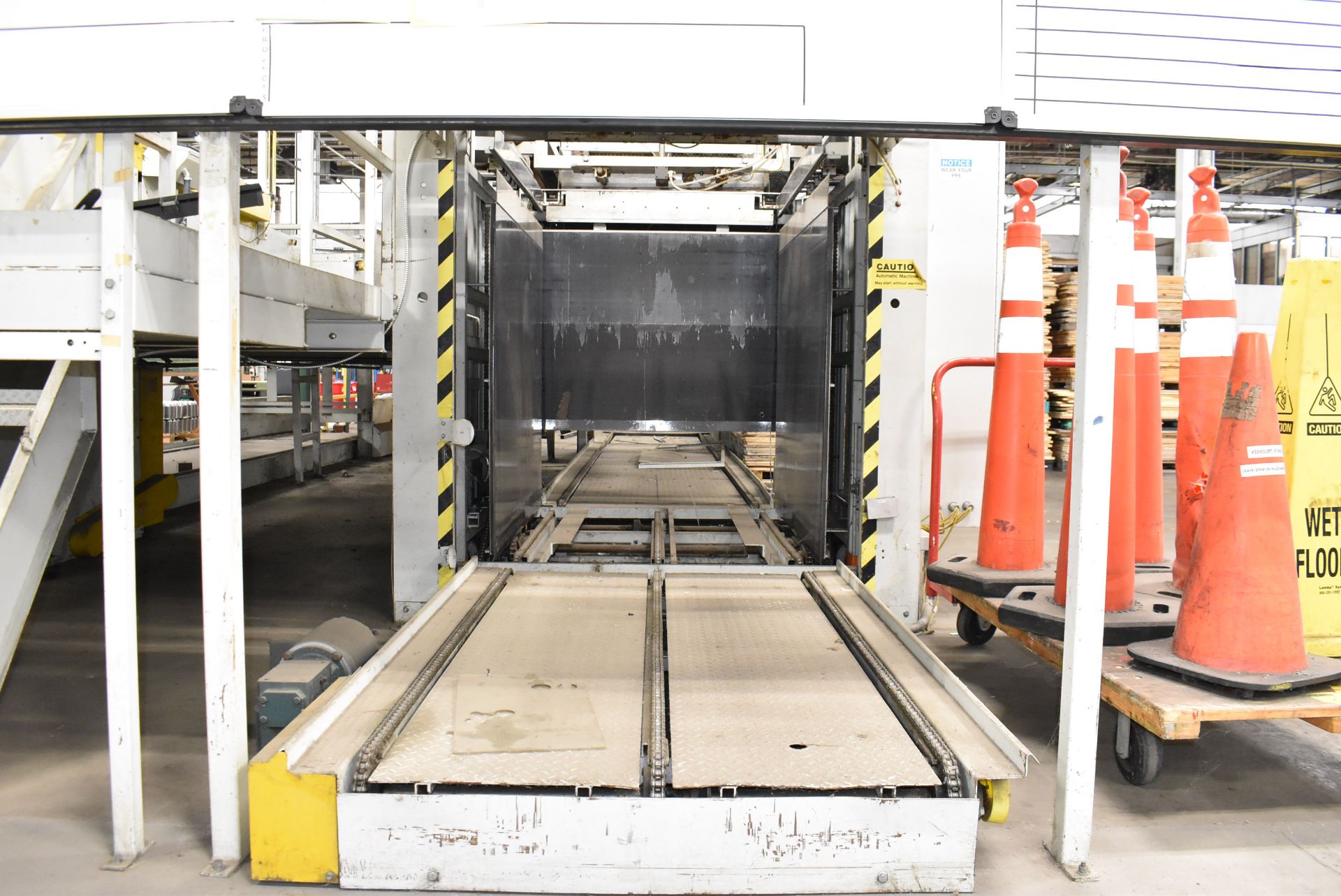 SARDEE INDUSTRIES 3500 PALLETIZER WITH ALLEN BRADLEY PANEL VIEW 600 TOUCH SCREEN CONTROL, BANNER - Image 16 of 27