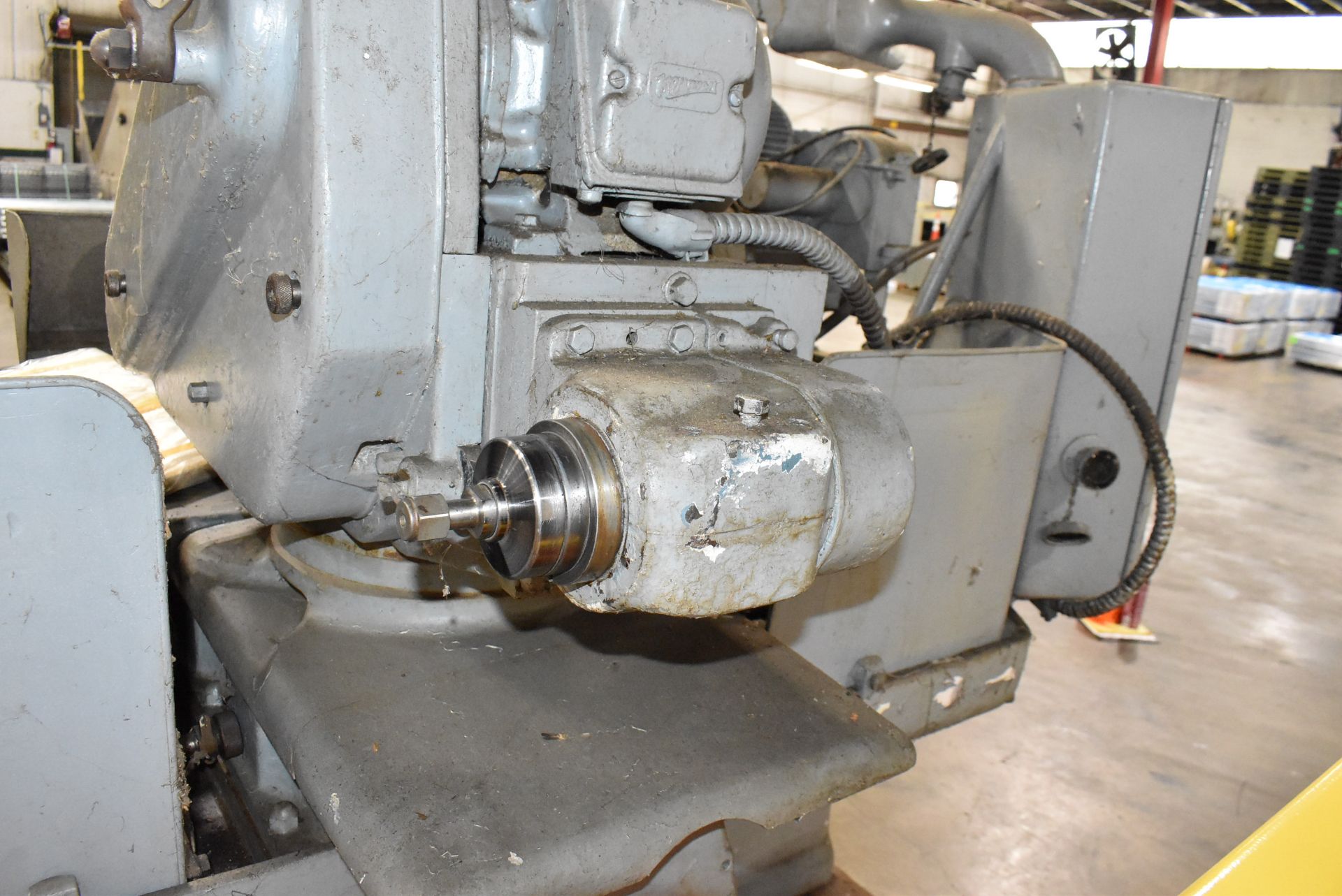 JONES SHIPMAN UNIVERSAL CYLINDRICAL AND INTERNAL GRINDER WITH 10" 4 JAW CHUCK, MAIN SPINDLE SPEEDS - Image 8 of 15