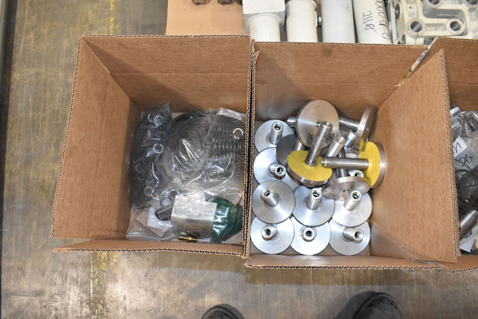 LOT/ CONTENTS OF PALLET SPARE PARTS - Image 4 of 5