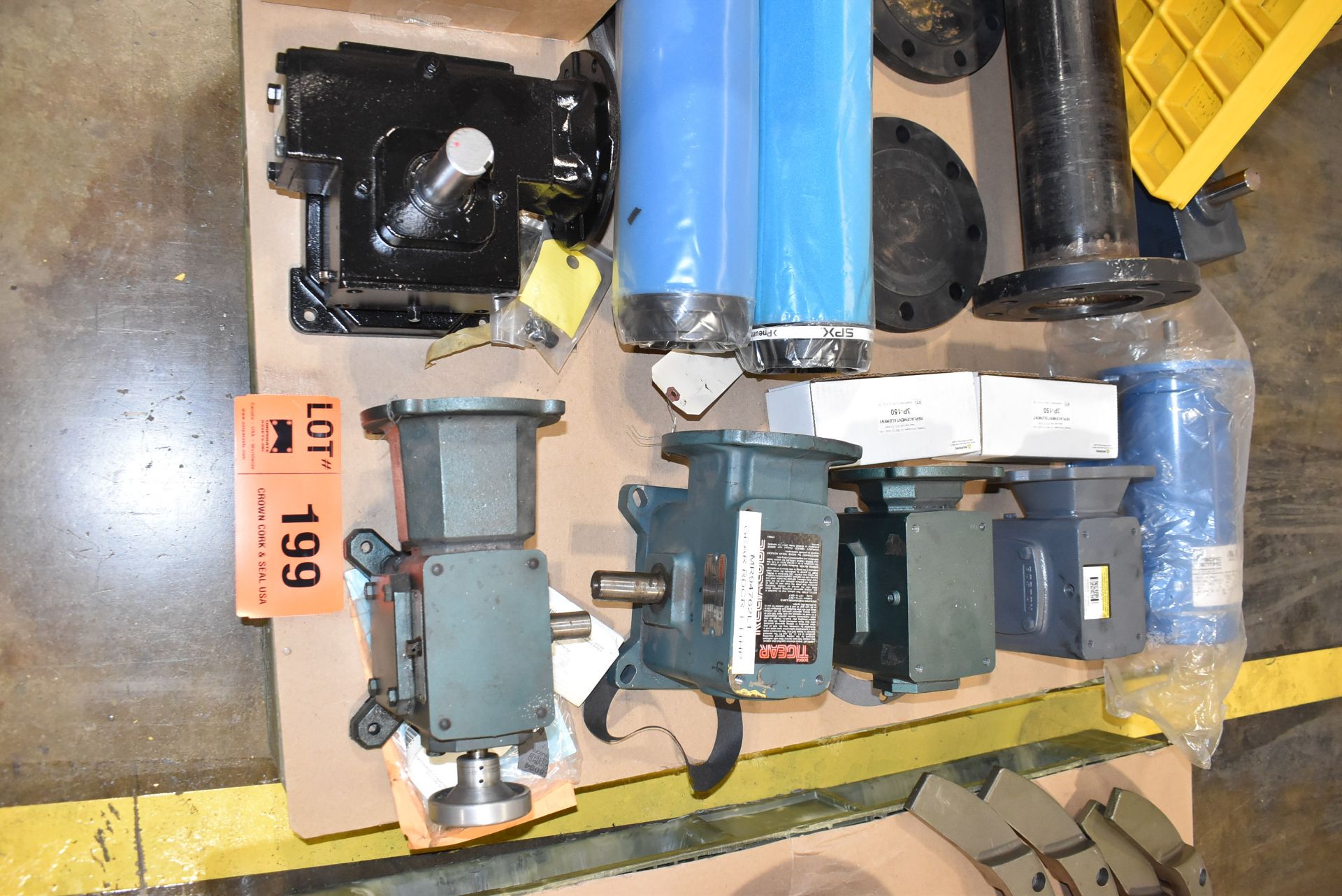 LOT/ CONTENTS OF PALLET GEAR BOXES AND PARTS - Image 2 of 3