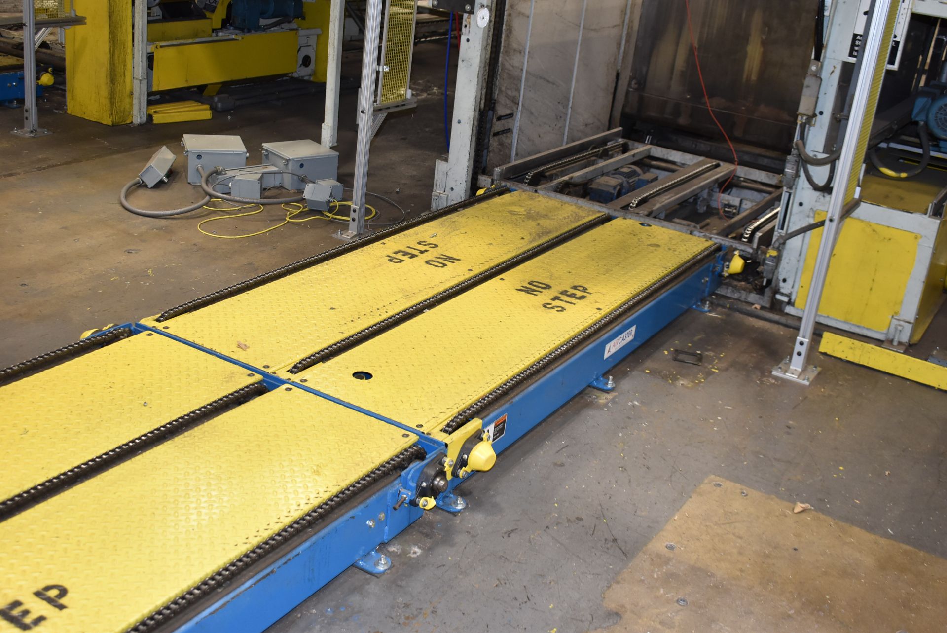 GOULDCO PALLITIZING SYSTEM WITH 48"X204" CAN LOADING BELT CONVEYOR, 48"X56" PNEUMATIC CAN SWEEP, - Image 3 of 24