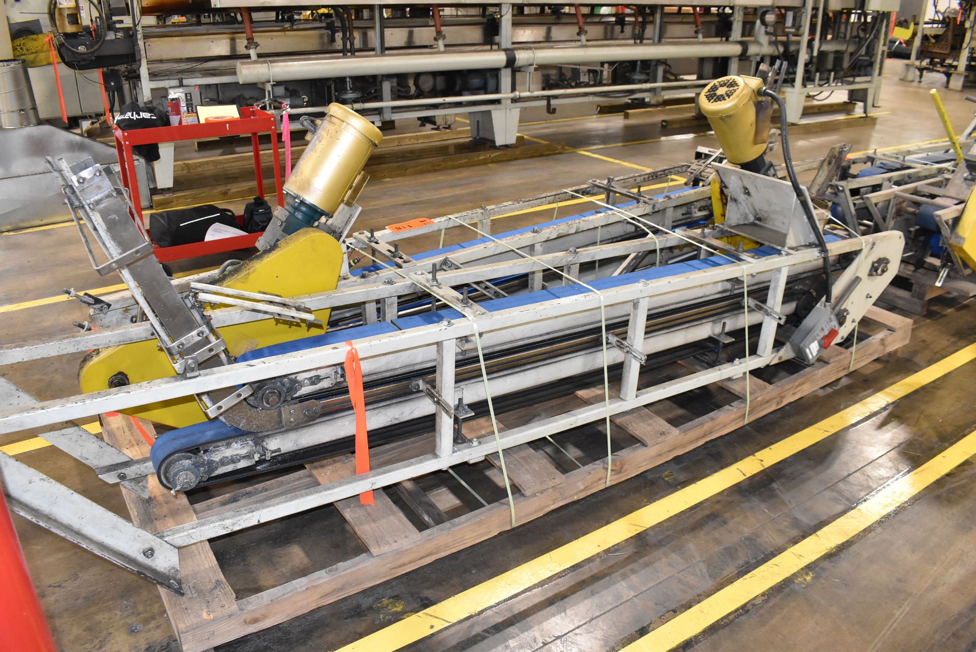 LOT/ INCLINE 4" BELT CONVEYOR, S/N N/A - Image 3 of 5