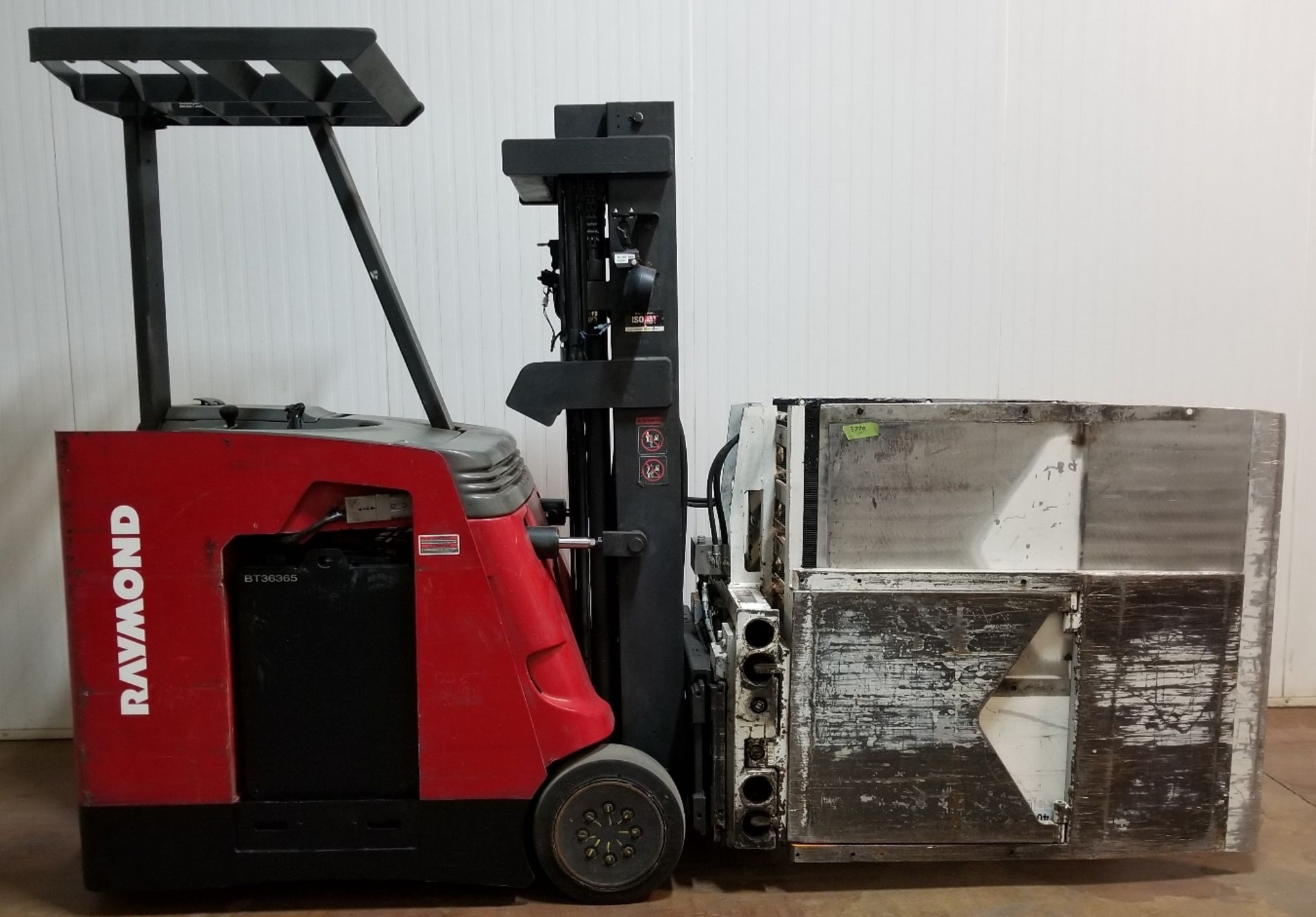 RAYMOND (2005) R35-C35TT 3,500 LB. CAPACITY 36V ELECTRIC STAND-UP FORKLIFT WITH 188" MAX. LIFT