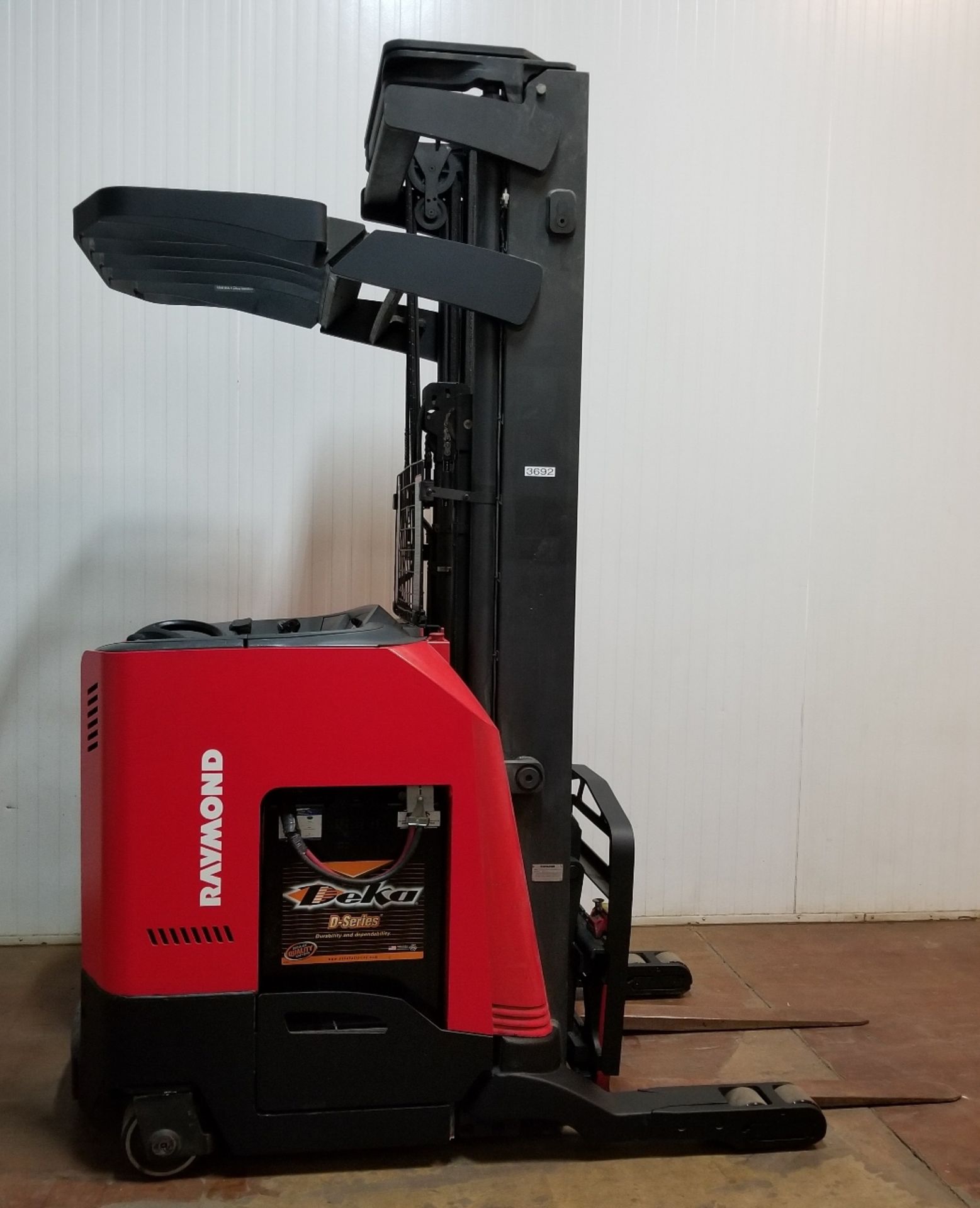 RAYMOND (2007) 7400-R35TT 3,500 LB. CAPACITY 36V ELECTRIC REACH TRUCK WITH 250" MAX. LIFT HEIGHT, - Image 2 of 2