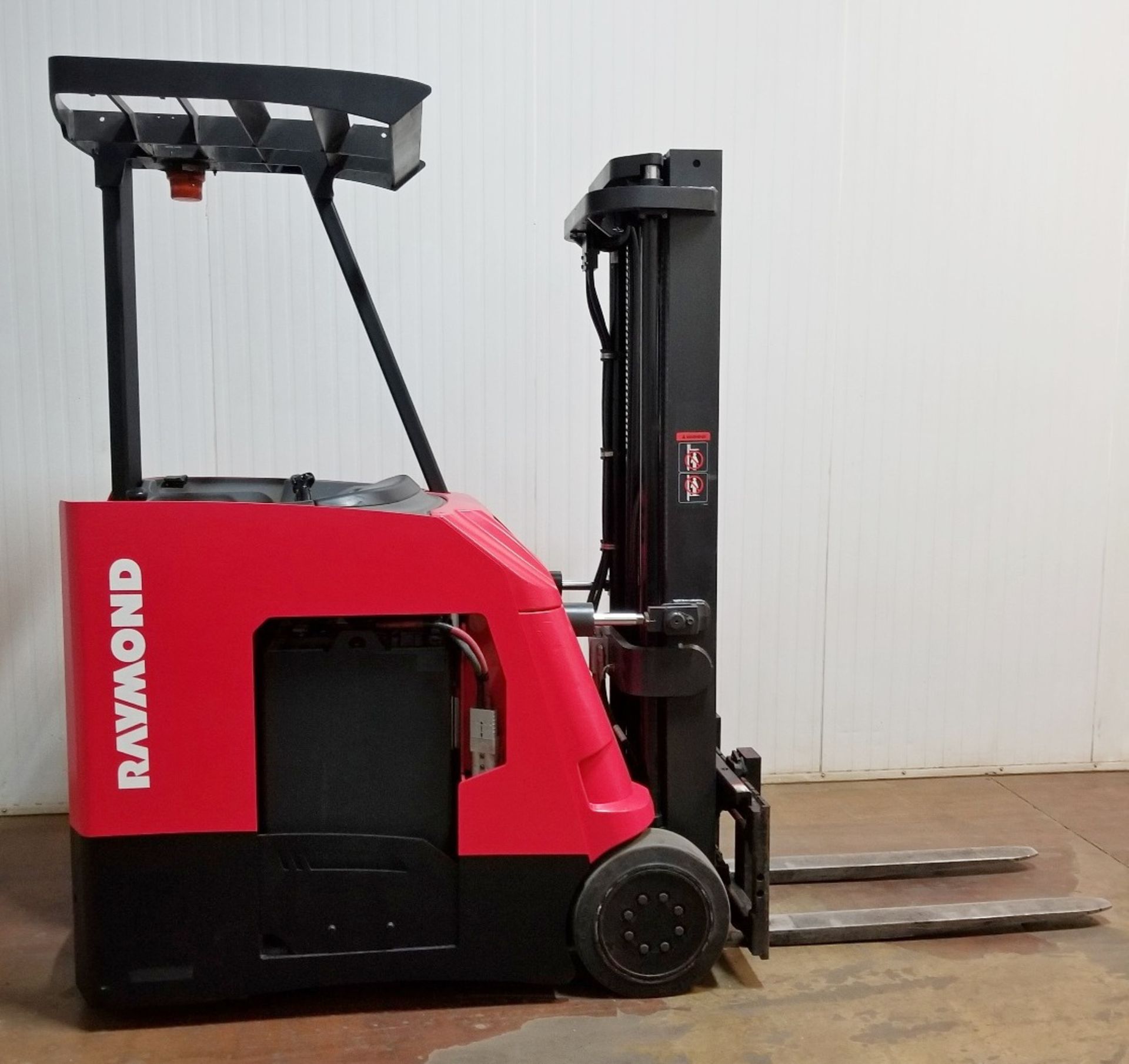 RAYMOND (2017) 4250-C30TT 3,000 LB. CAPACITY 36V ELECTRIC STAND-UP FORKLIFT WITH 191" MAX. LIFT