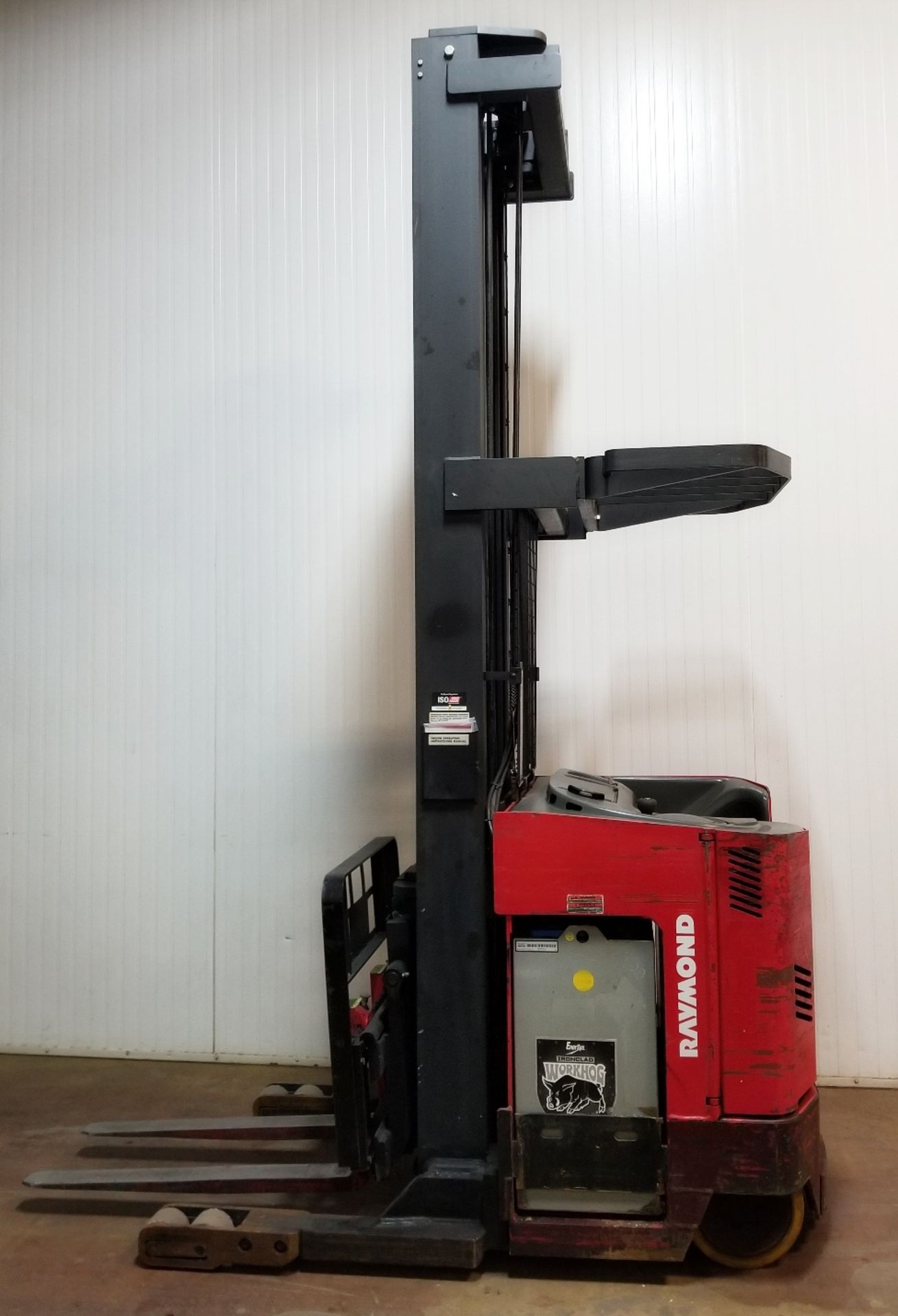 RAYMOND (2003) R40TT 4,000 LB. CAPACITY 36V ELECTRIC REACH TRUCK WITH 321" MAX. LIFT HEIGHT,