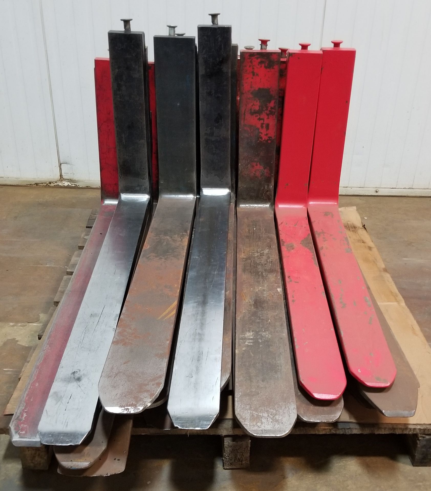 LOT/ SKID WITH (12) PAIRS OF CLASS 2 FORKLIFT FORKS [UNIT SH-2]