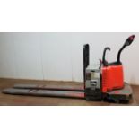 TOYOTA (2011) 7HBE30 6,000 LB. CAPACITY 24V RIDE-ON ELECTRIC PALLET TRUCK WITH 6,620 HOURS (RECORDED