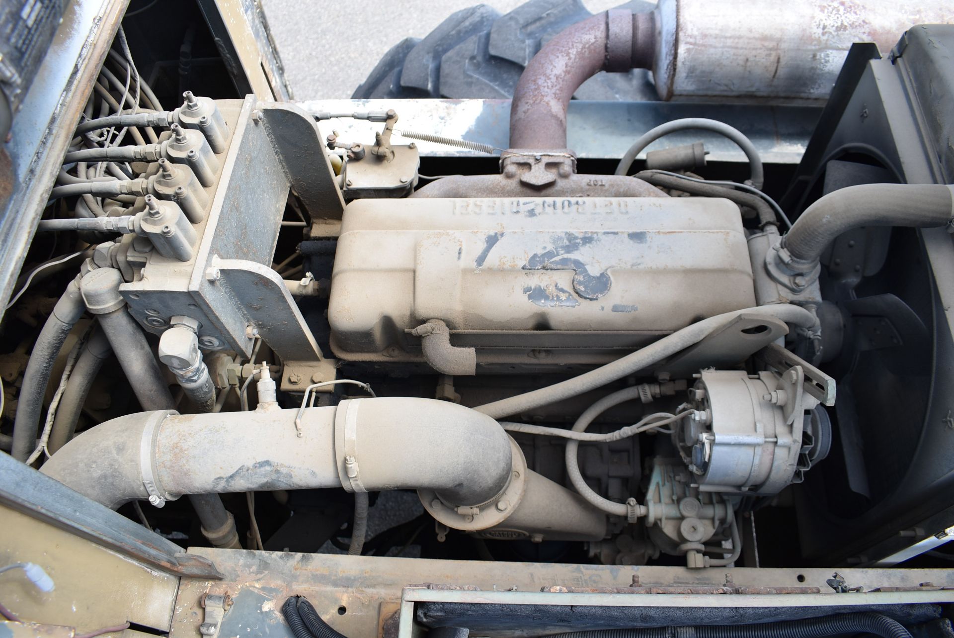 WINNDOM 201-1283 12,000LBS. CAPACITY ARTICULATING FRONT END LOADER WITH DETROIT DIESEL ENGINE, - Image 9 of 19