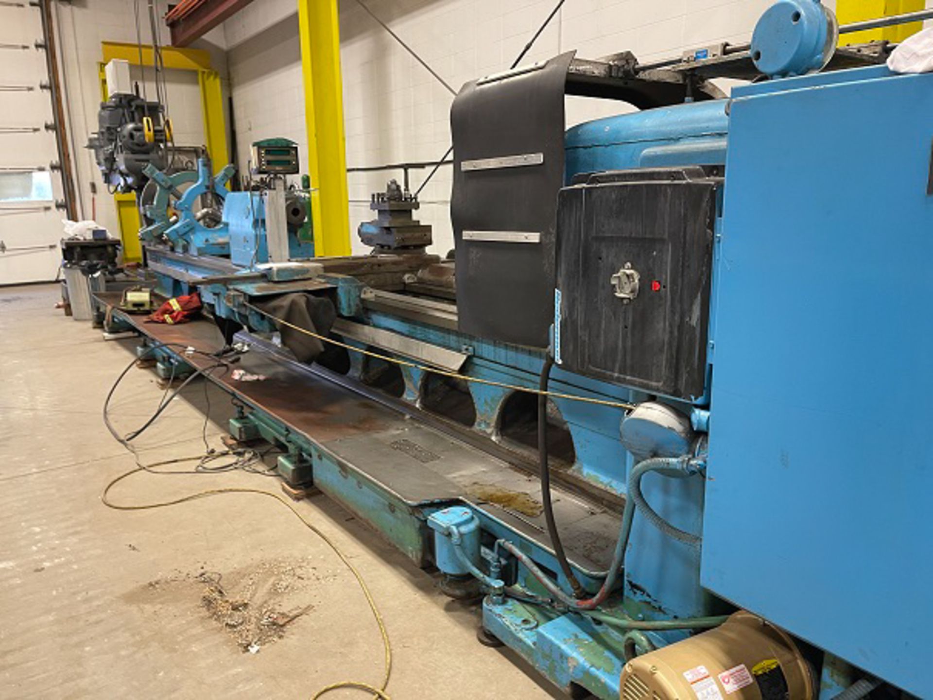 MONARCH 3220X216 ENGINE LATHE WITH 32" SWING OVER BED, 216" DISTANCE BETWEEN CENTERS, 3.5" SPINDLE - Image 12 of 19