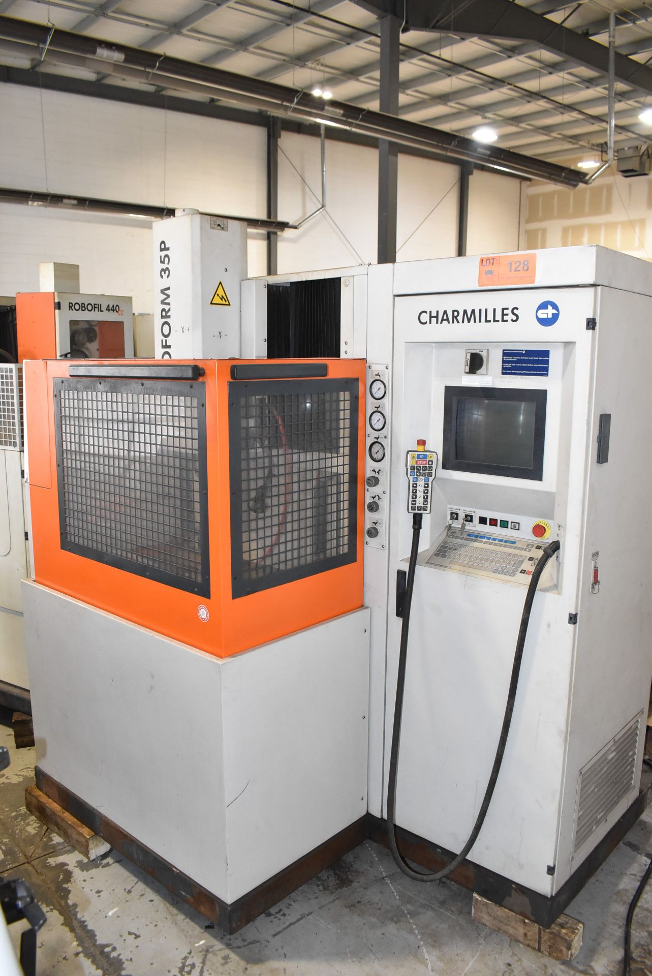 CHARMILLES (2002) ROBOFORM 35P CNC WIRE EDM WITH CNC CONTROL, PENDANT CONTROL, 16" X 20" TABLE, - Bild 11 aus 23