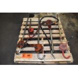 LOT/ CONTENTS OF PALLET CONSISTING OF HAND PUMPS