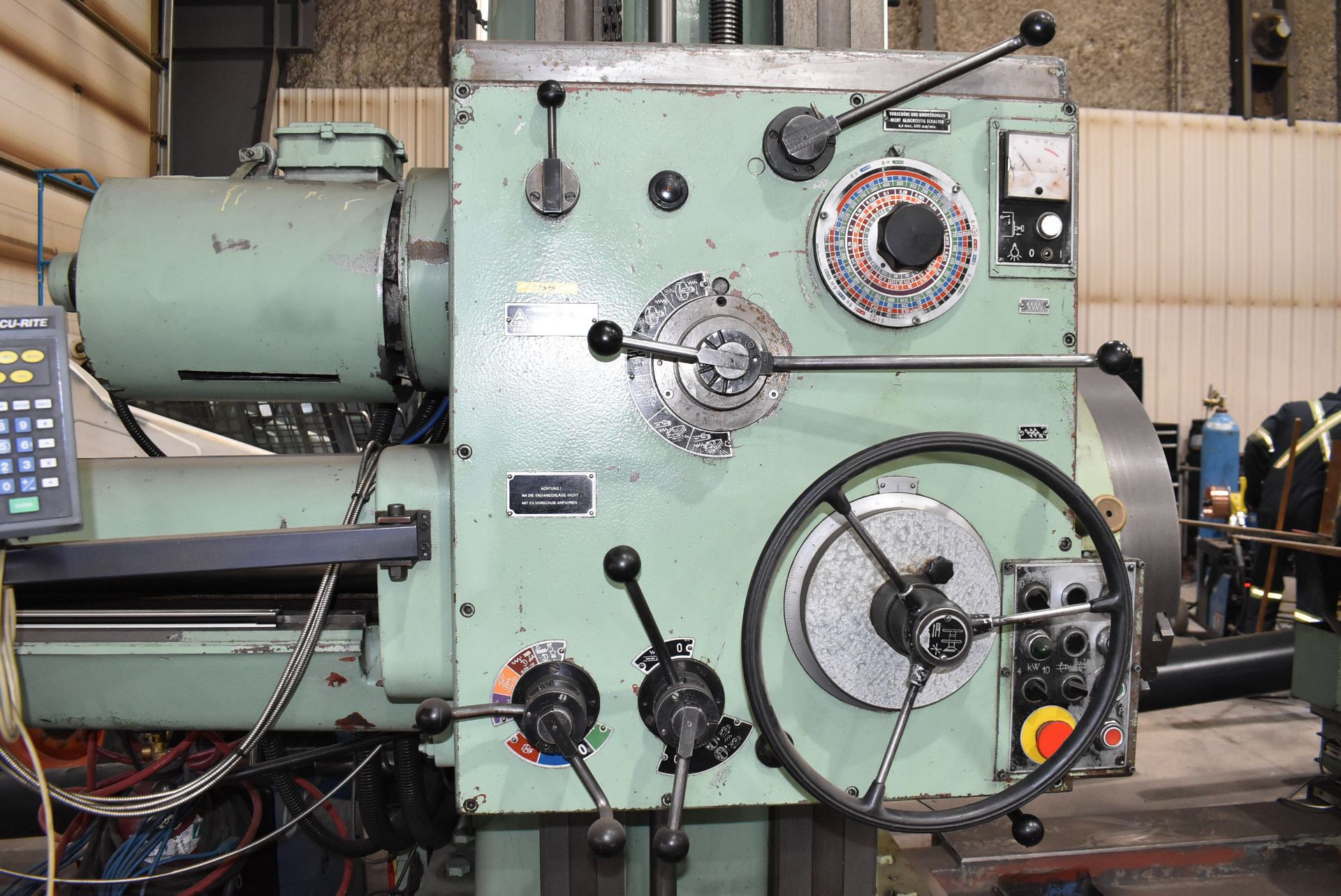 TOS VARNSDORF W100A TABLE TYPE HORIZONTAL BORING MILL WITH 4" SPINDLE, 49.2" X 49.2" ROTARY POWER - Image 5 of 19