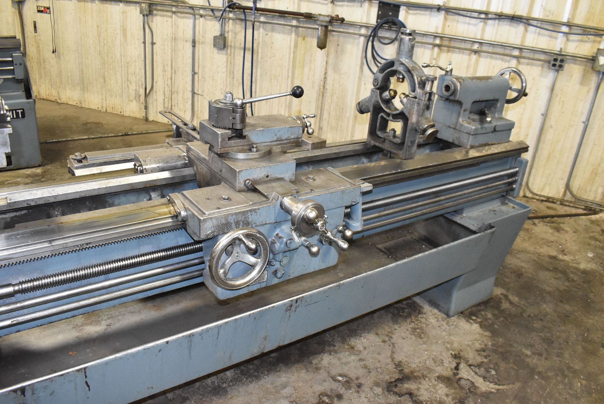 WILLIAM & WILSON LEBLOND REGAL LATHE WITH 22" SWING OVER BED, 67.5" BETWEEN CENTERS, 1.25" BORE, - Image 5 of 10