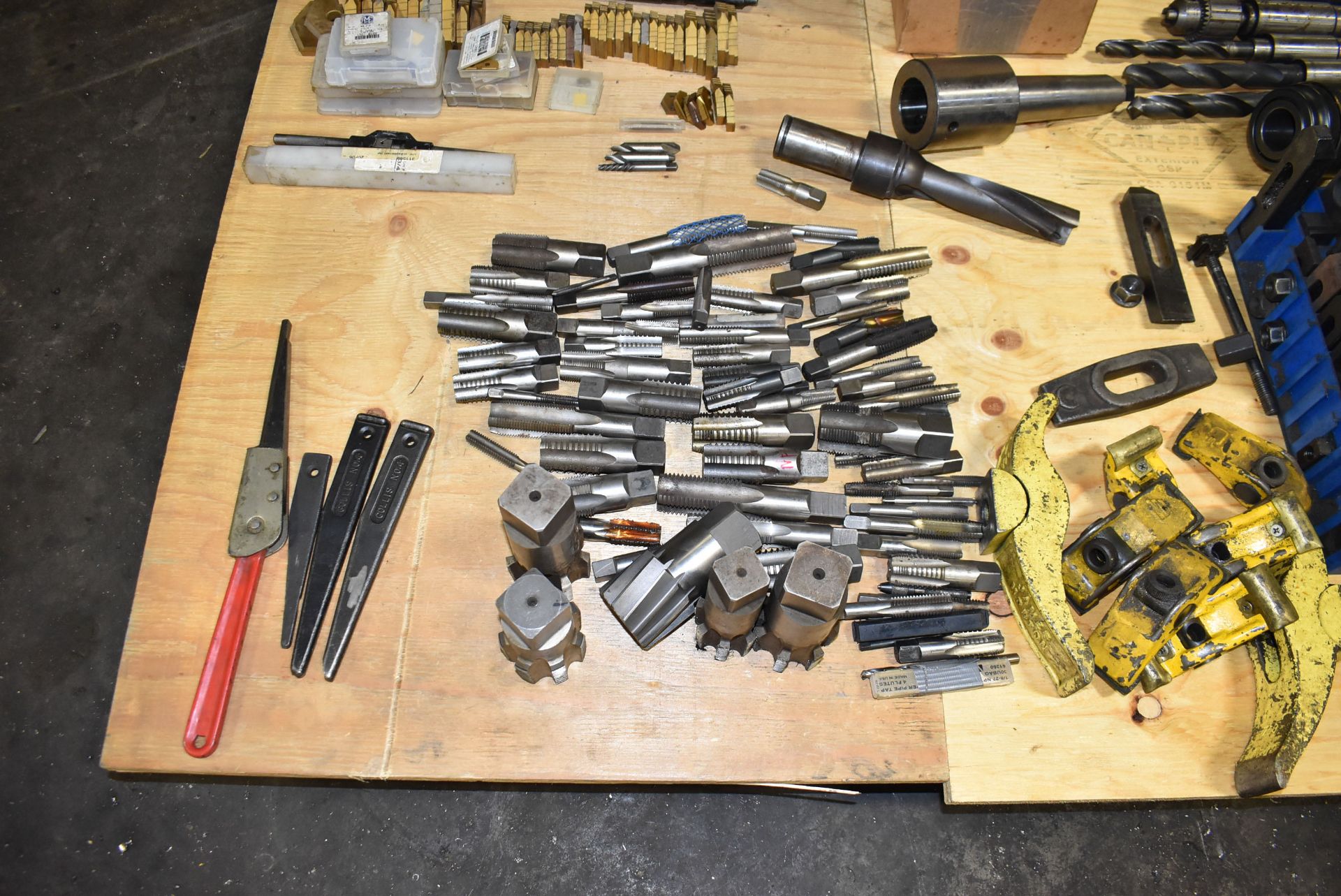LOT/ CONTENTS OF PALLET CONSISTING OF TAPS, DRILLS AND TIE DOWN CLAMPING - Image 2 of 5
