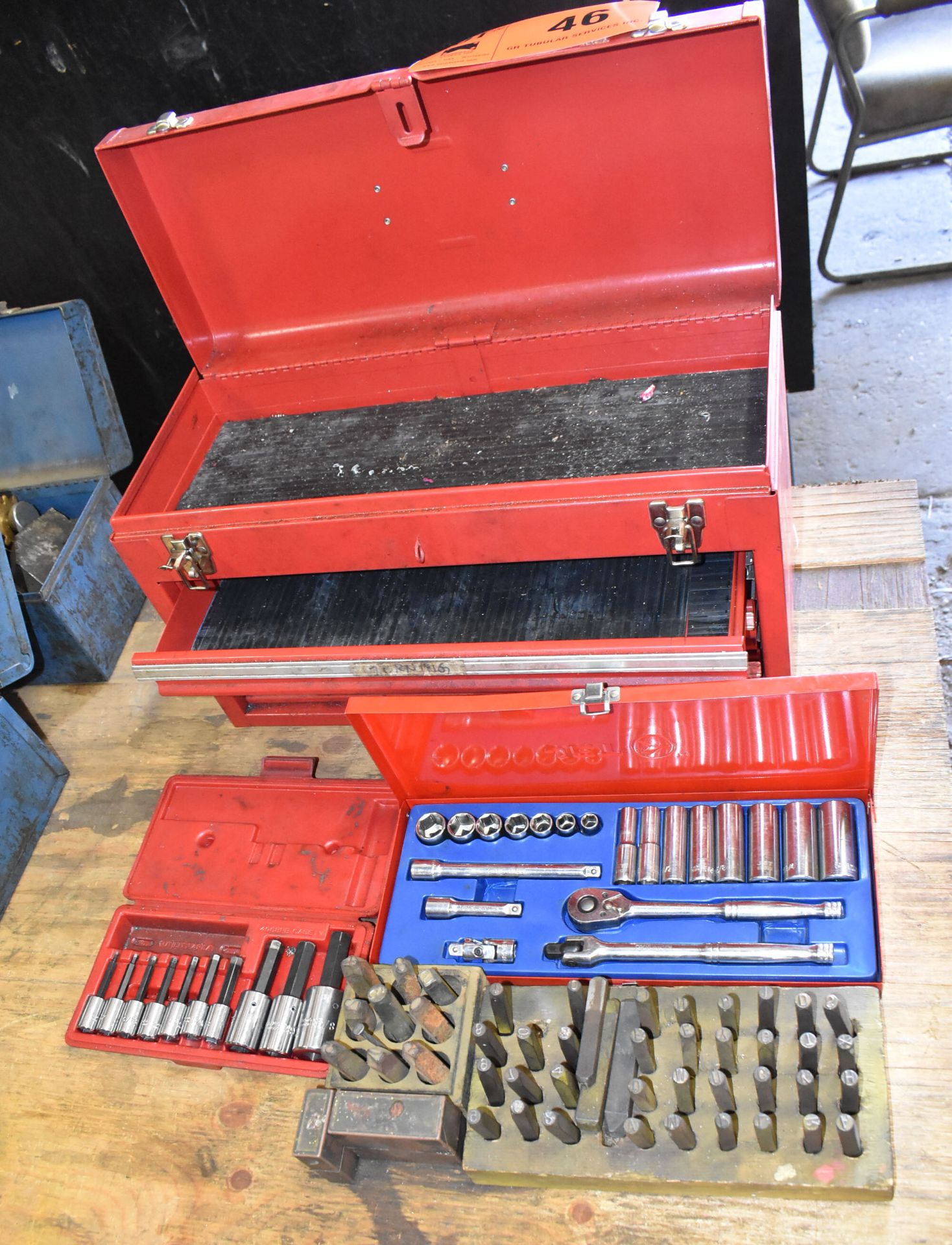 LOT/ TOOL BOX AND HAND TOOLS - Image 2 of 2
