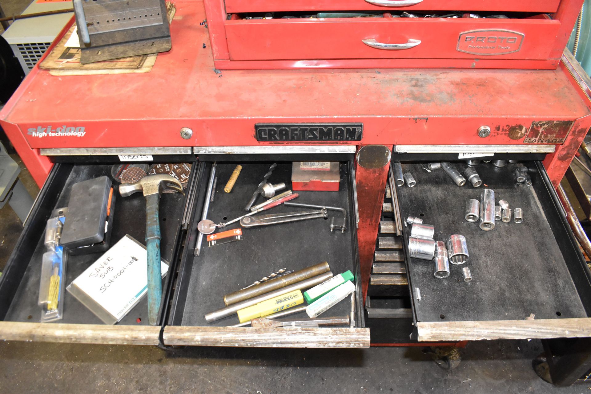 LOT/ CRAFTSMAN TOOL CABINET WITH CONTENTS CONSISTING OF HAND TOOLS - Image 8 of 16