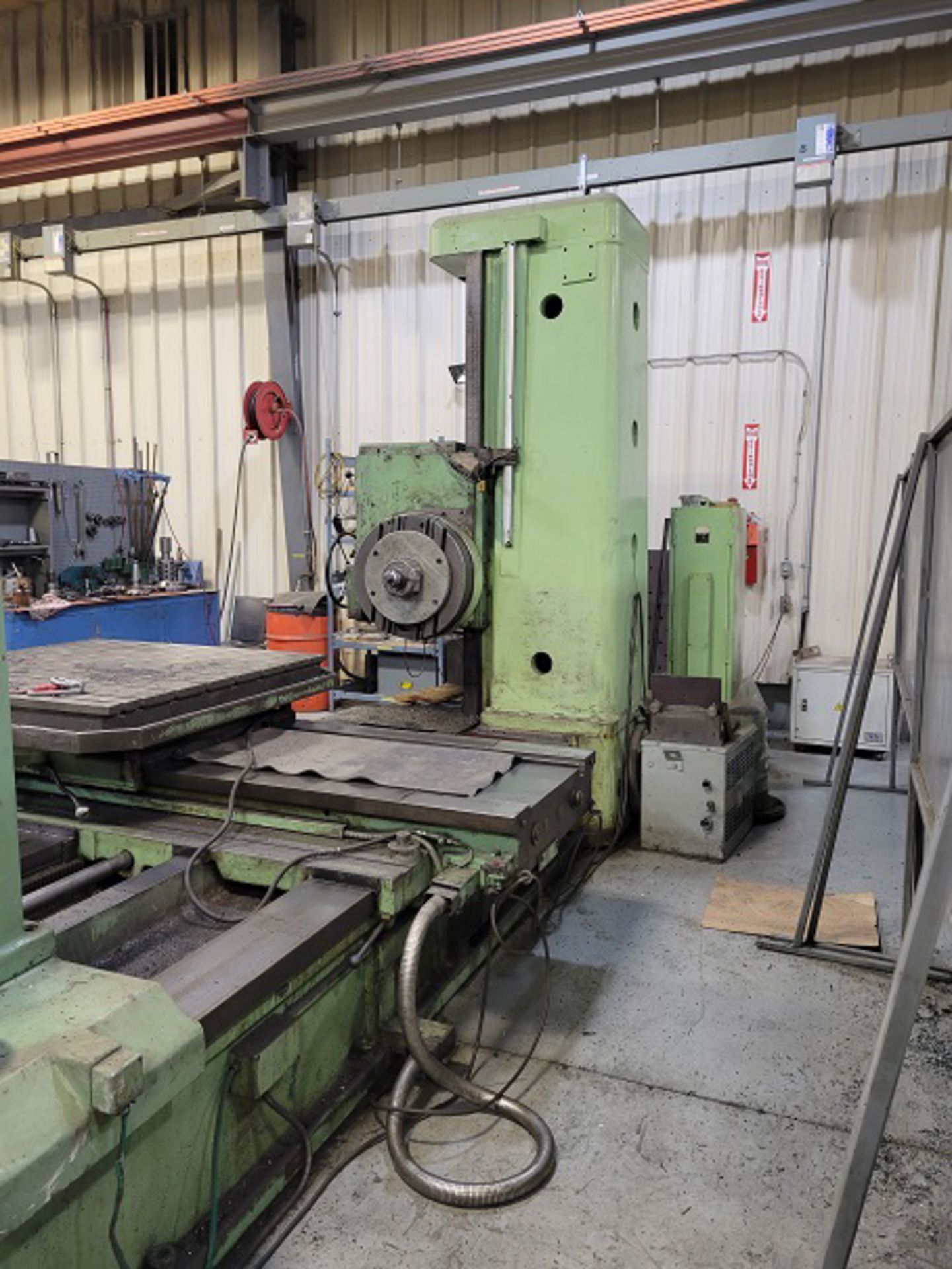 TOS VARNSDORF W100A TABLE TYPE HORIZONTAL BORING MILL WITH 4" SPINDLE, 49.2" X 49.2" ROTARY POWER