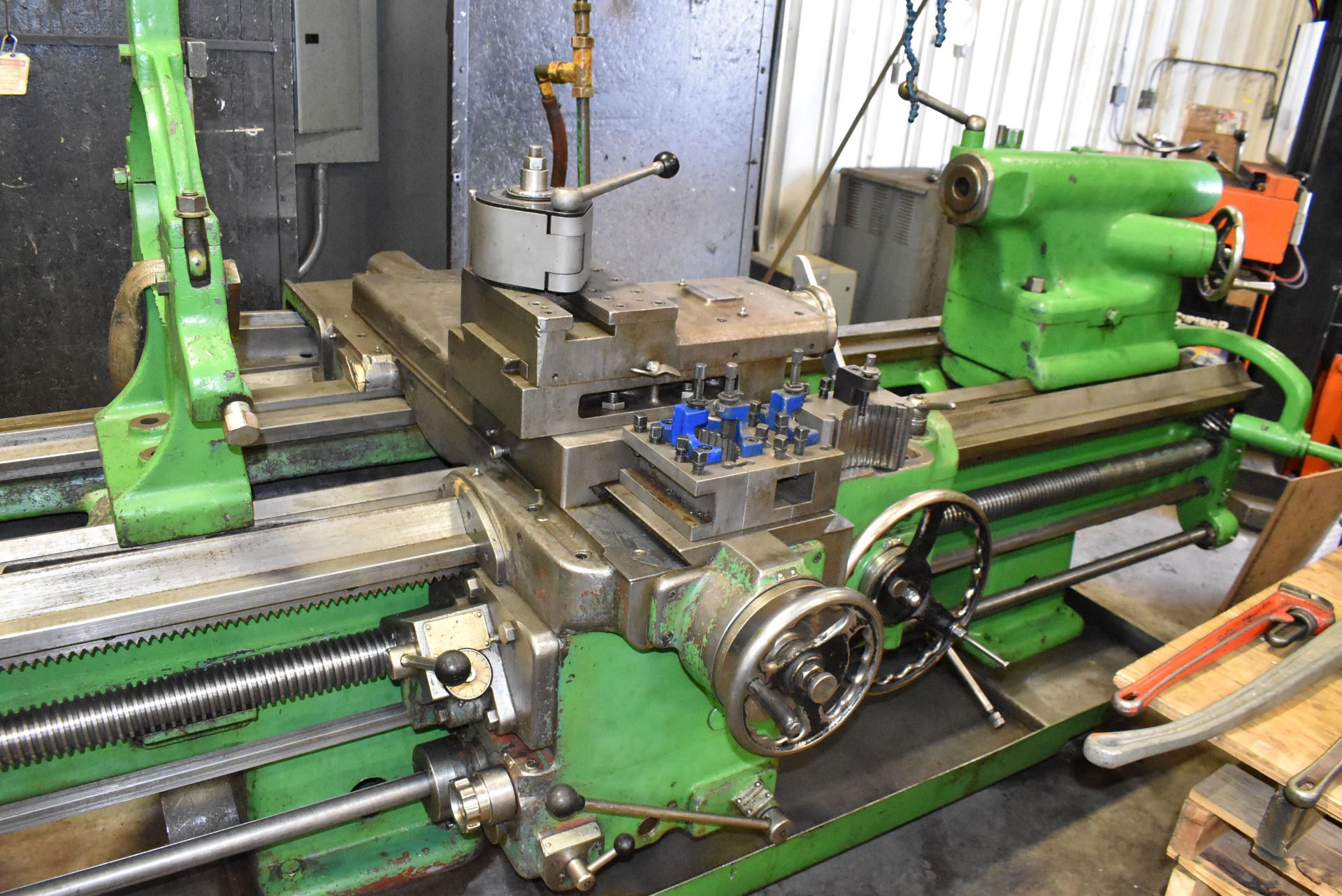 DEAN SMITH & GRACE TYPE 30X144 GAP BED ENGINE LATHE WITH 30" SWING OVER BED, 144" DISTANCE BETWEEN - Image 7 of 8
