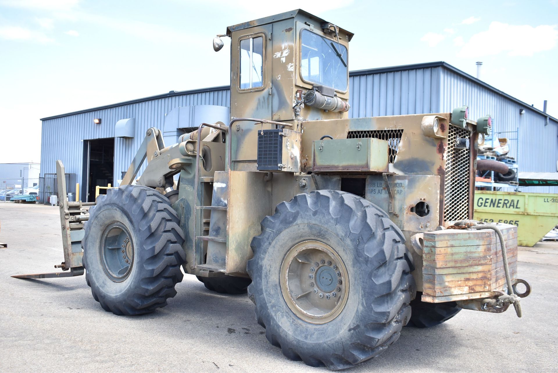 WINNDOM 201-1283 12,000LBS. CAPACITY ARTICULATING FRONT END LOADER WITH DETROIT DIESEL ENGINE, - Image 6 of 19