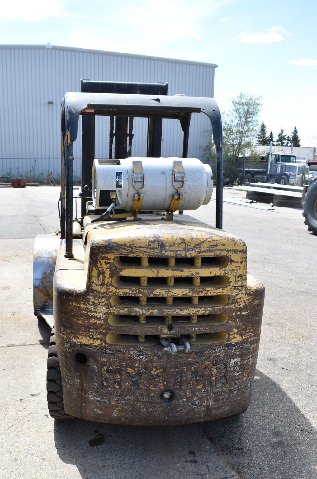 HYSTER H80C 8,000 LB. CAPACITY LPG FORKLIFT WITH 2-STAGE MAST, CUSHION TIRES, 4,798 HOURS ( - Image 4 of 13