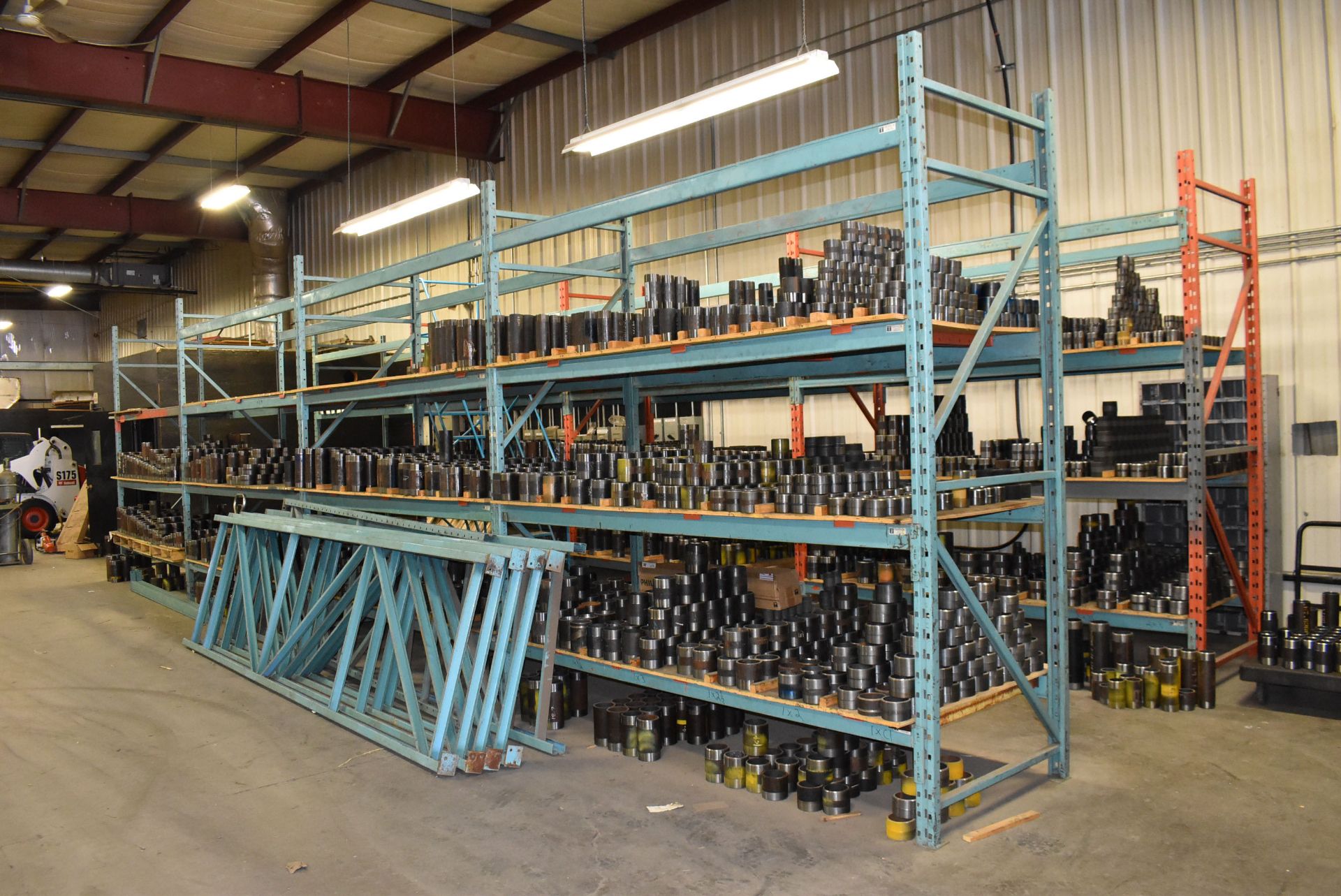 LOT/ (20) SECTIONS OF HEAVY DUTY ADJUSTABLE PALLET RACKING - Image 3 of 4