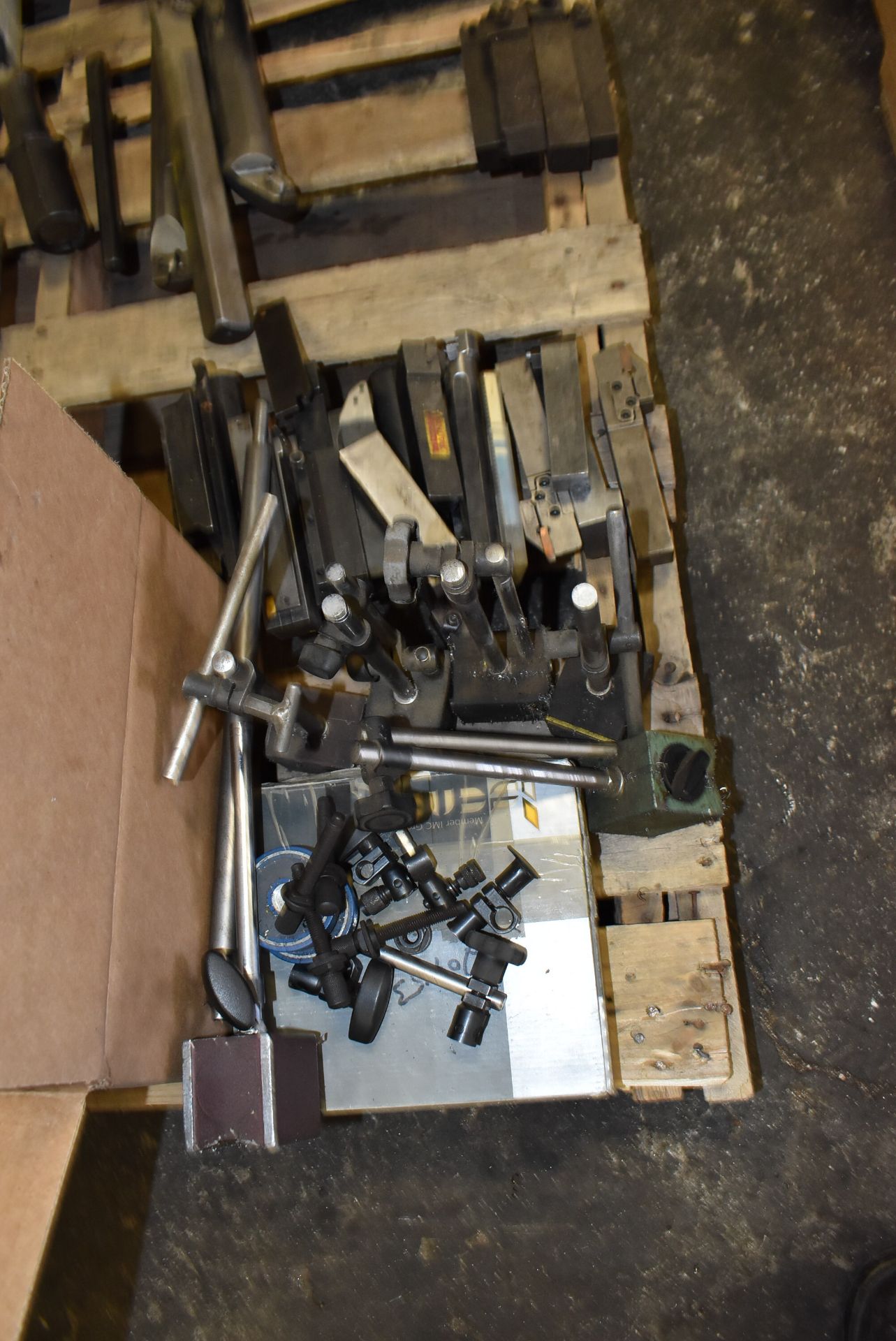 LOT/ CONTENTS OF PALLET CONSISTING OF LATHE TOOLING AND BORING BARS - Image 4 of 4