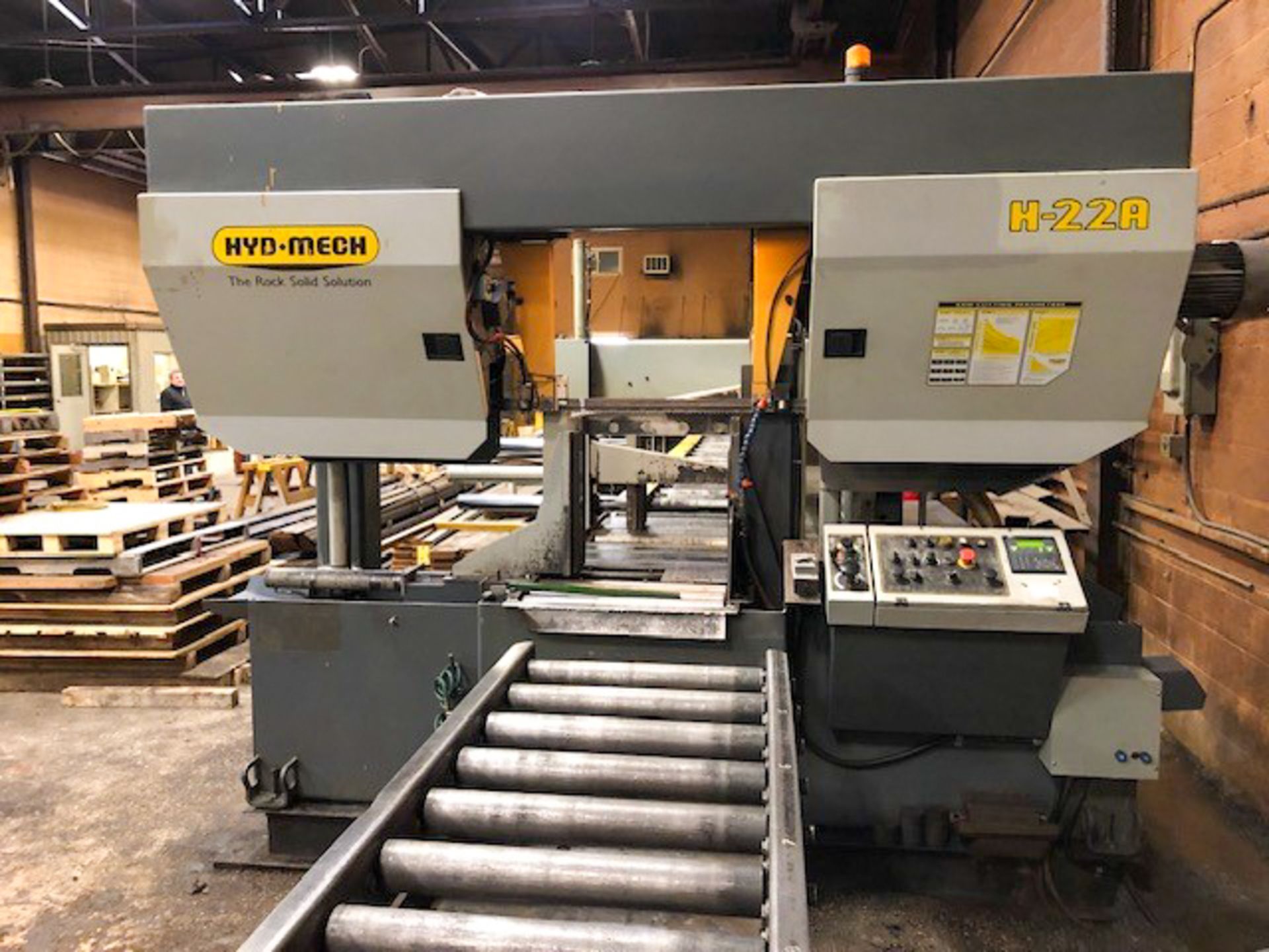 HYD-MECH (2007) H-22A DUAL POST AUTOMATIC HORIZONTAL BAND SAW WITH 20"X22" MAX. CAPACITY, SPEEDS