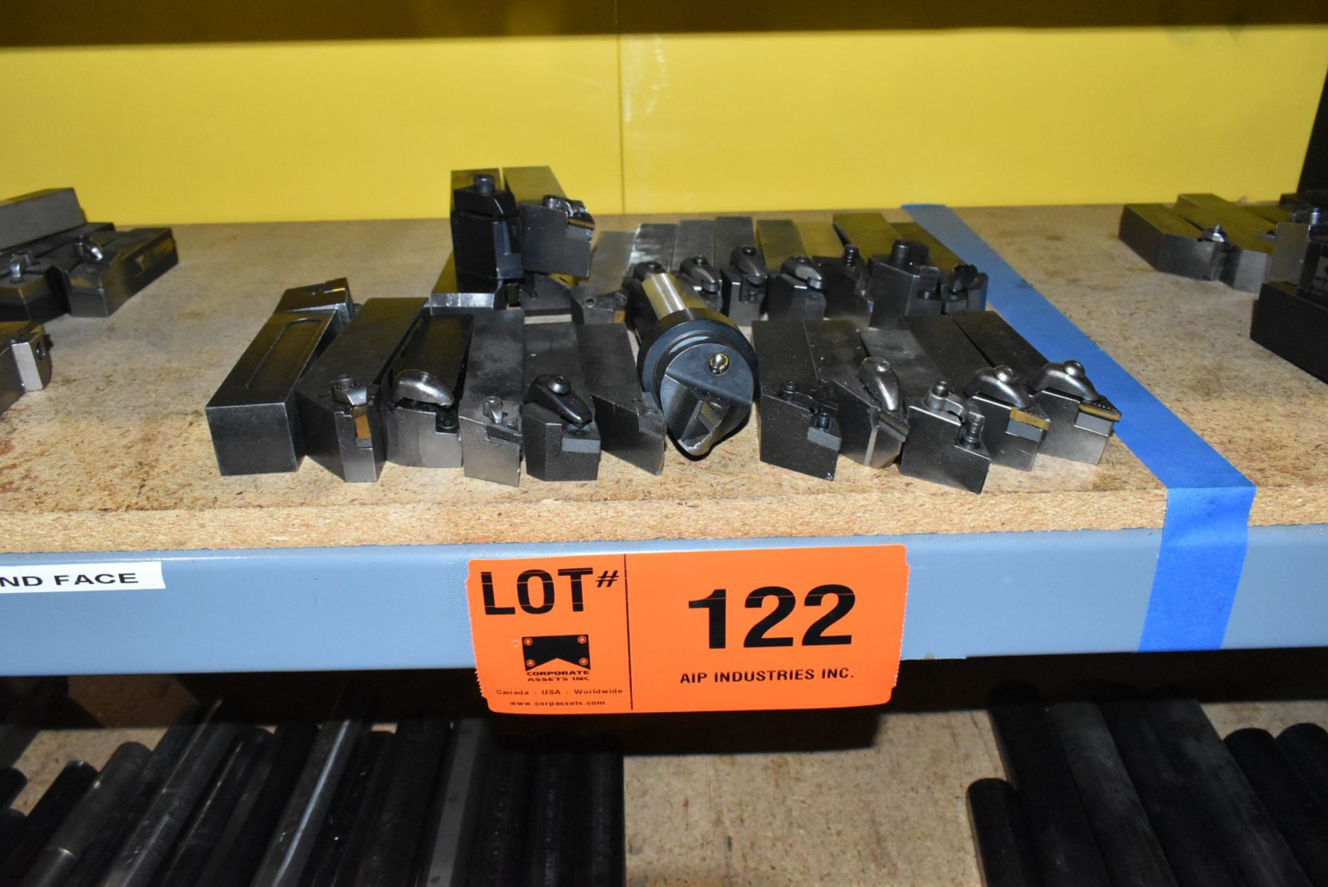 LOT/ CARBIDE INSERT CUTTERS [RIGGING FOR LOT #122 - $25 CAD PLUS APPLICABLE TAXES]