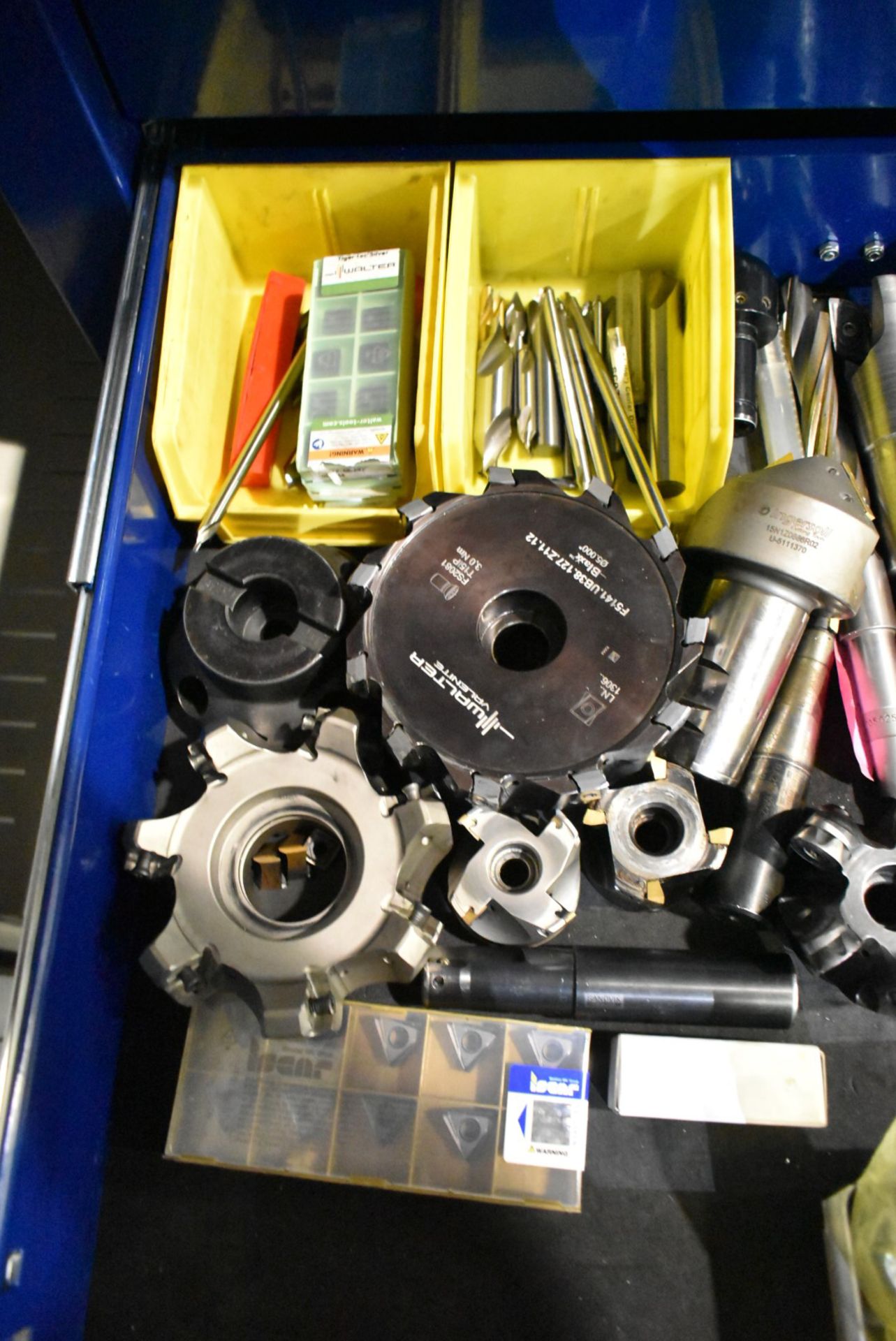 LOT/ CONTENTS OF DRAWER CONSISTING OF CARBIDE INSERT TOOLING AND FACE MILLS - Image 3 of 3