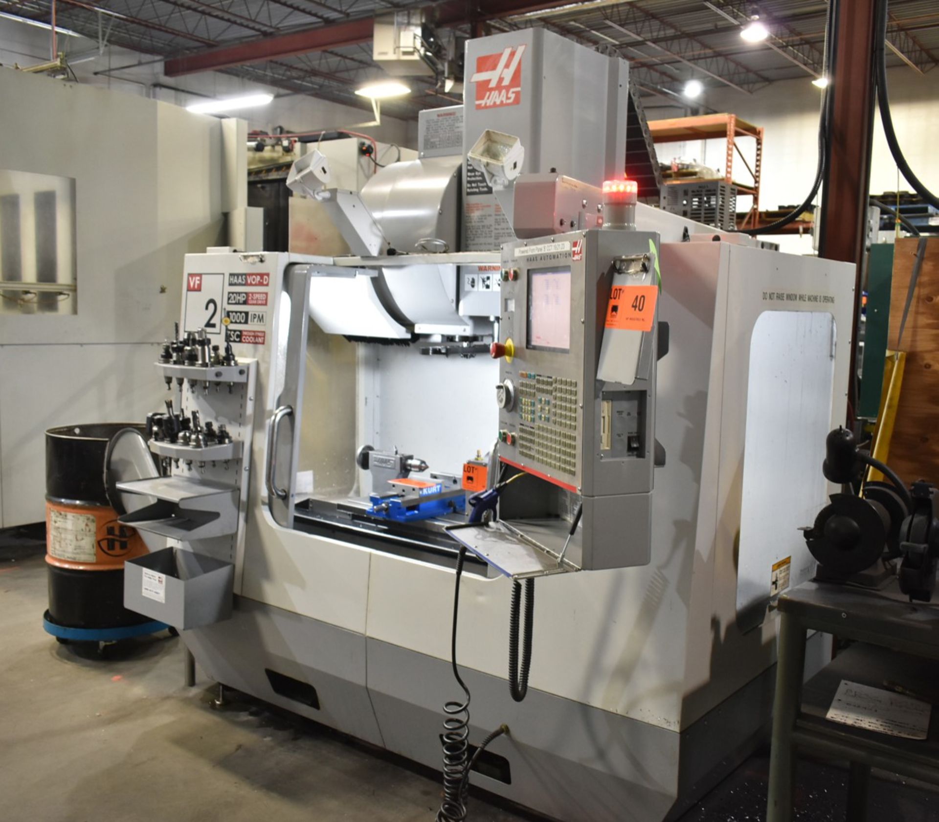 HAAS (2006) VF2B CNC VERTICAL MACHINING CENTER WITH HAAS CNC CONTROL, 36" X 14" T-SLOT TABLE, - Image 3 of 7