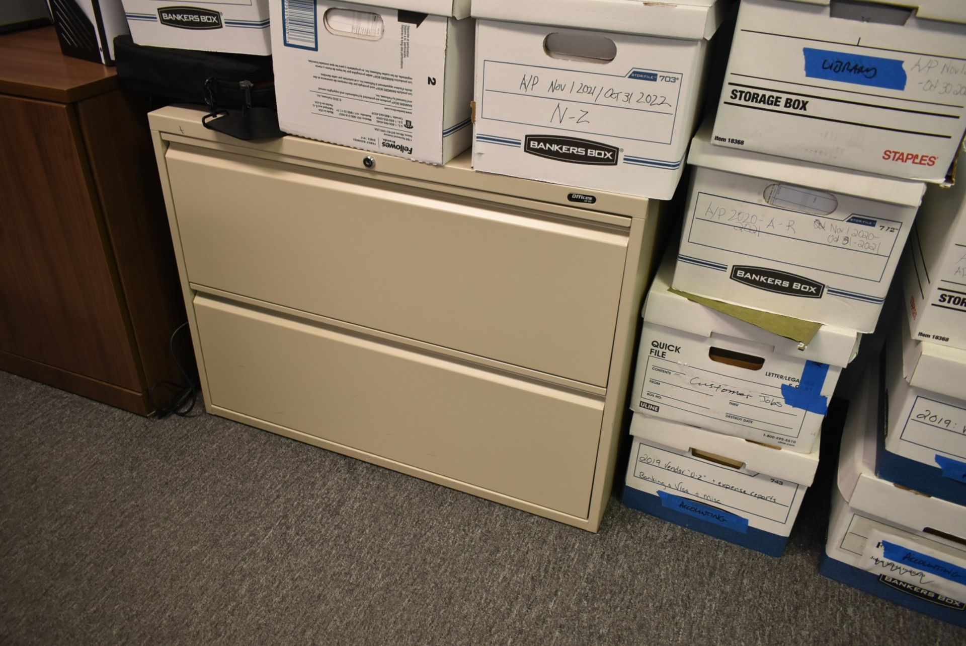 LOT/ (2) BOOKSHELVES WITH (3) FILING CABINETS [RIGGING FOR LOT #295 - $25 CAD PLUS APPLICABLE - Image 2 of 4