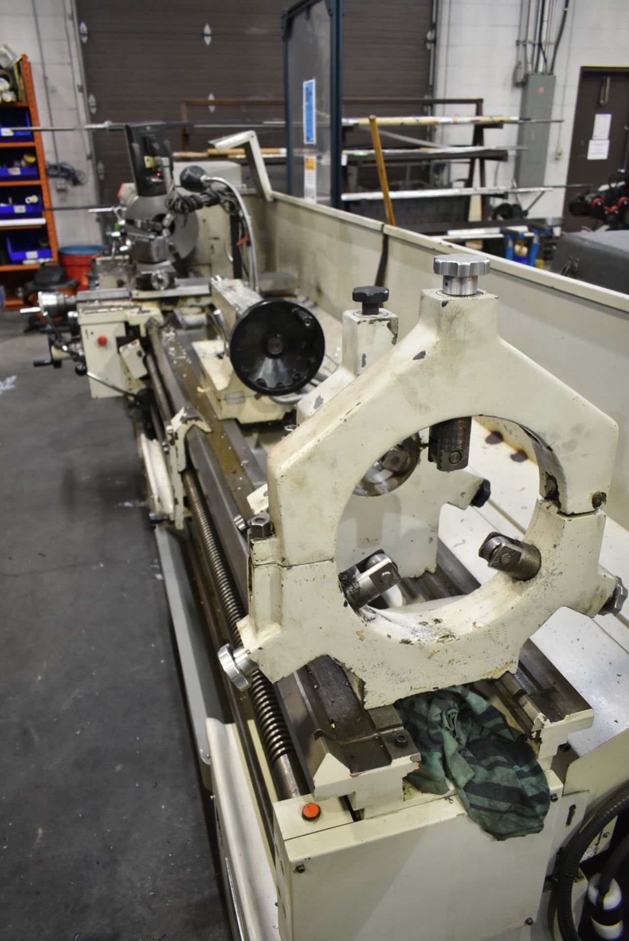 LION C11MS GAP BED ENGINE LATHE WITH 24" SWING IN THE BED, 30" SWING IN THE GAP, 119" IN BETWEEN - Image 3 of 8