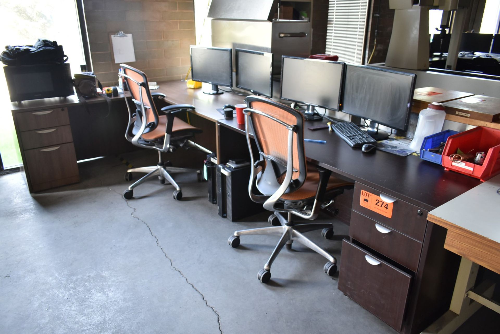 LOT/ (3) DESKS WITH CHAIRS, MICROWAVE AND MONITORS (NO PC'S) [RIGGING FOR LOT #274 - $25 CAD PLUS