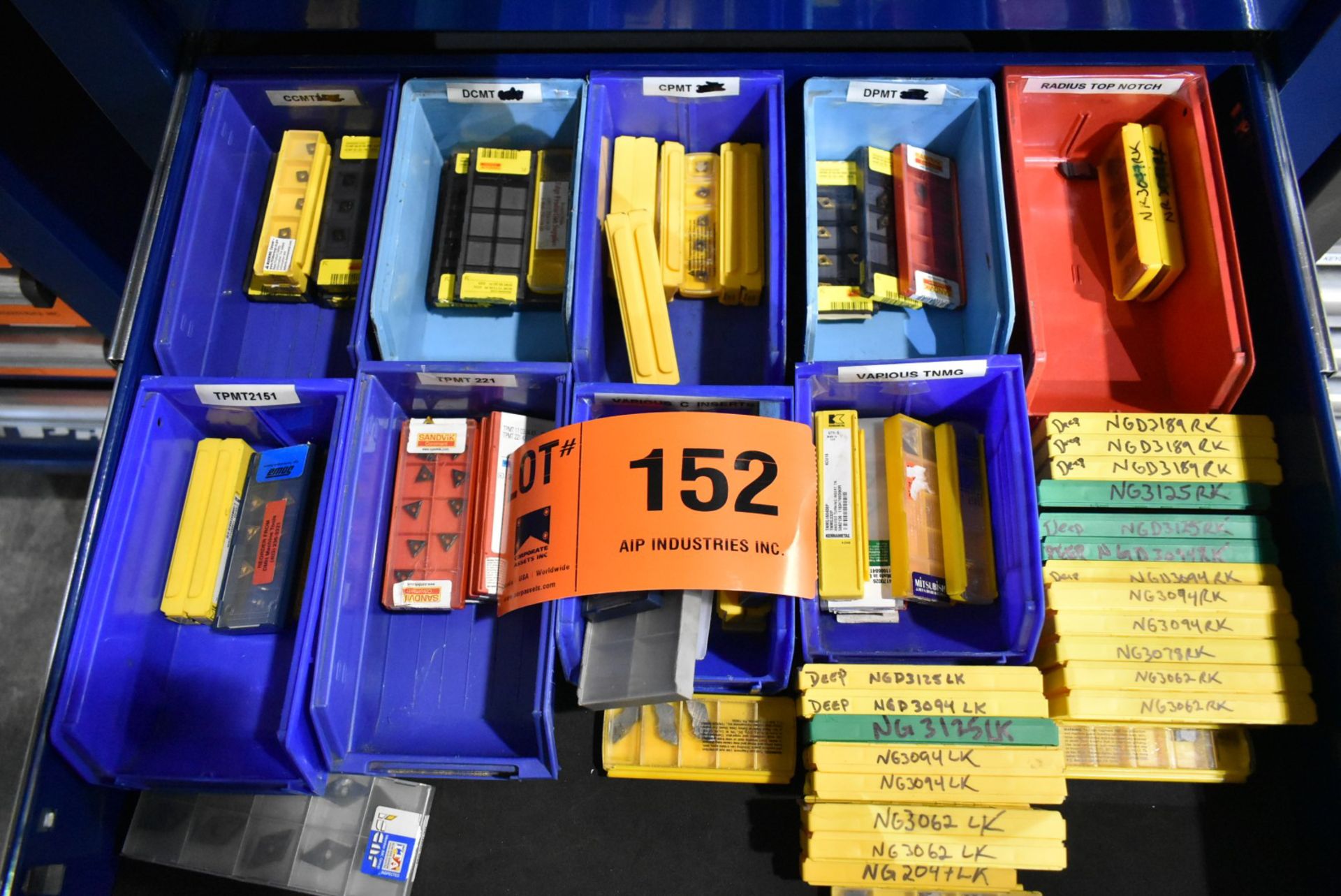 LOT/ CONTENTS OF DRAWER CONSISTING OF CARBIDE INSERTS [RIGGING FOR LOT #152 - $25 CAD PLUS