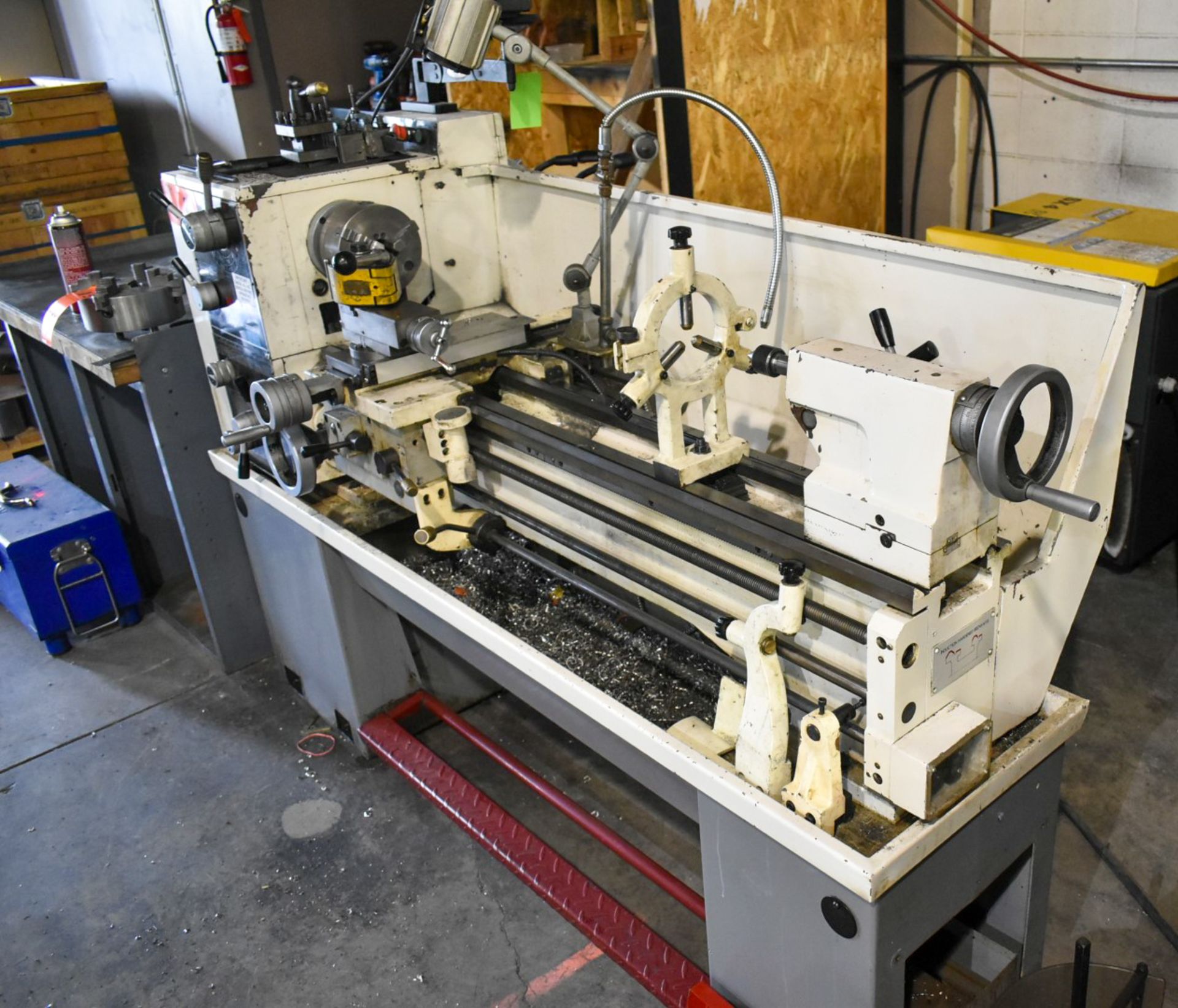 MODERN ML1440 GAP BED TOOLROOM LATHE WITH 14" SWING IN BED, 16" SWING IN THE GAP, 37" IN BETWEEN - Image 3 of 8