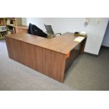 LOT/ OFFICE DESK (NO PC'S) [RIGGING FOR LOT #293 - $25 CAD PLUS APPLICABLE TAXES]