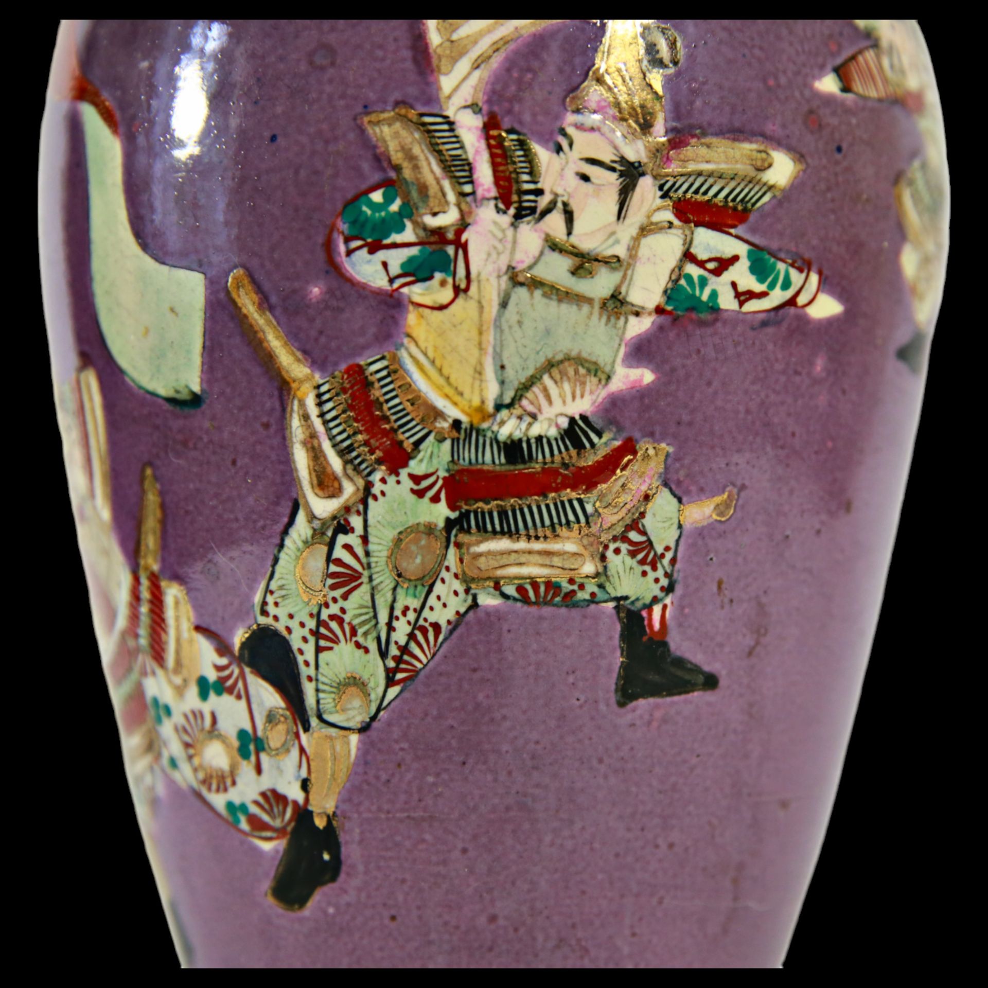 Pair of Satsuma vases, Japan, Meiji period, earthenware, decorated with figures of samurai. - Bild 25 aus 25