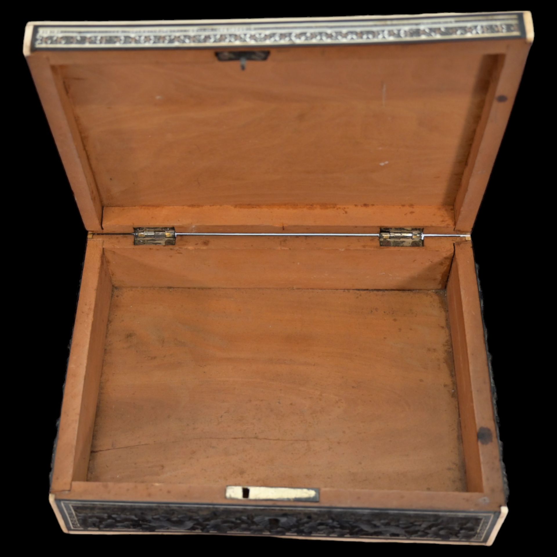 Superb quality Anglo Indian, black wood and inlaid box, 19th century. - Bild 8 aus 8