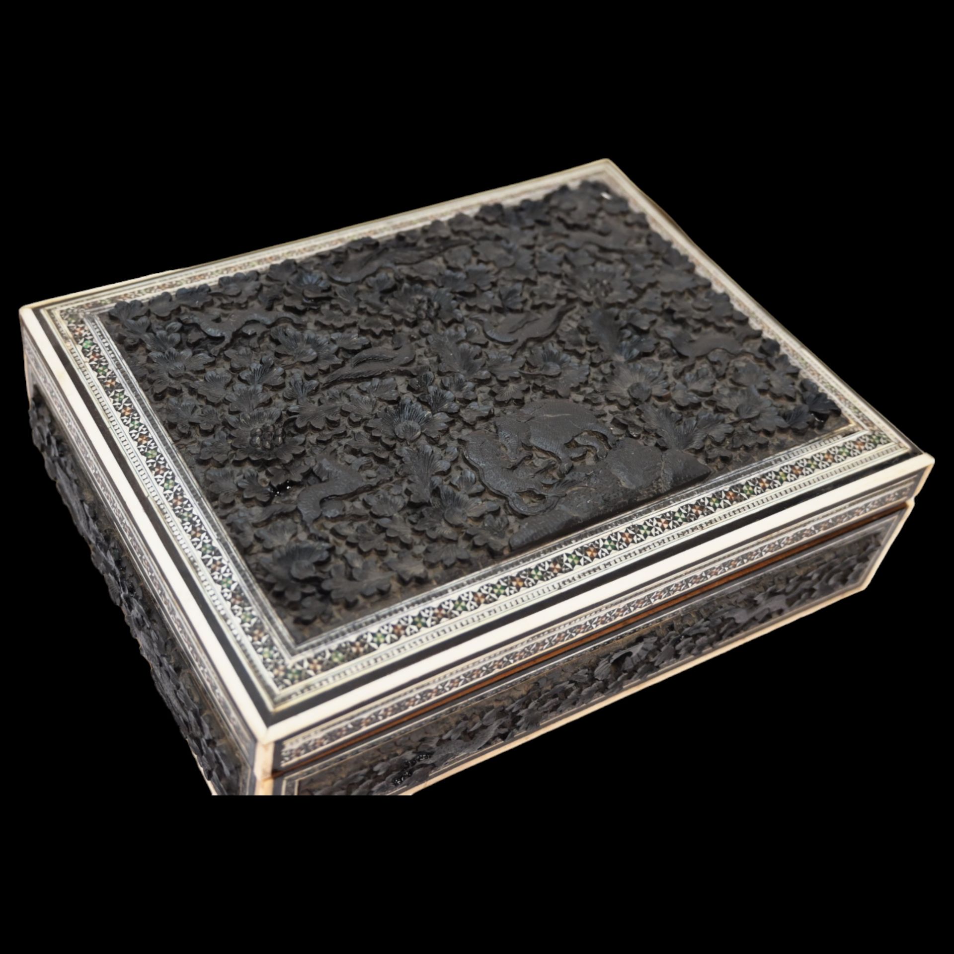 Superb quality Anglo Indian, black wood and inlaid box, 19th century. - Bild 6 aus 8