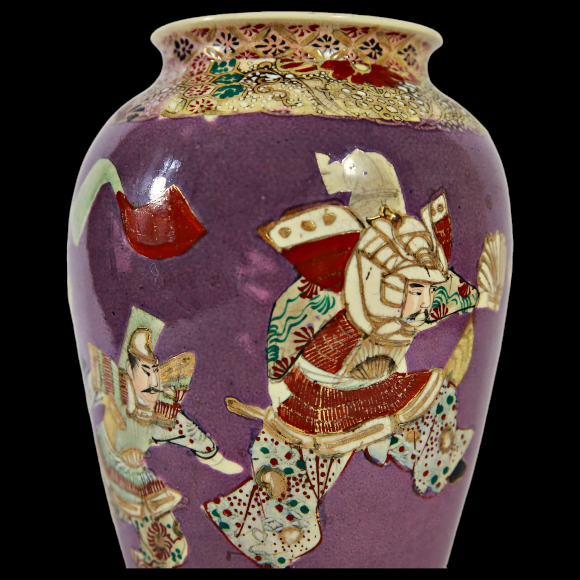 Pair of Satsuma vases, Japan, Meiji period, earthenware, decorated with figures of samurai. - Bild 23 aus 25